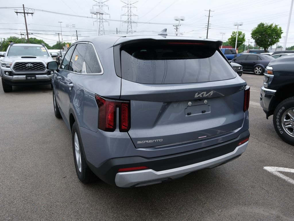 Used 2025 Kia Sorento LX SUV