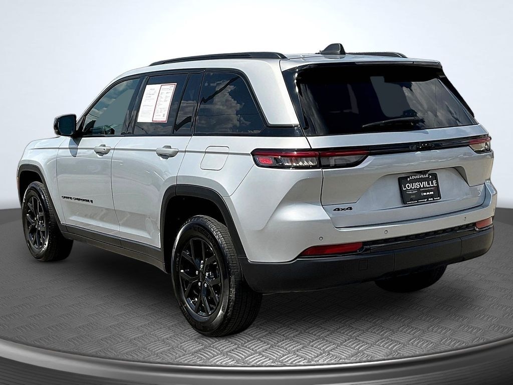Used 2025 Jeep Grand Cherokee Laredo SUV