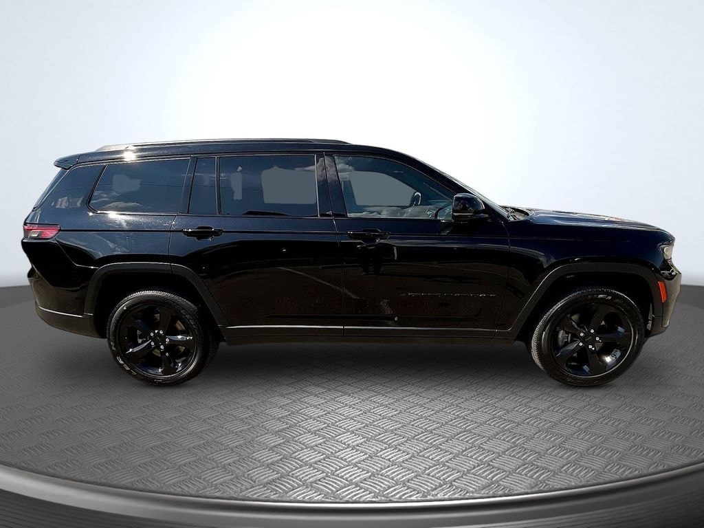 Used 2025 Jeep Grand Cherokee L Laredo SUV