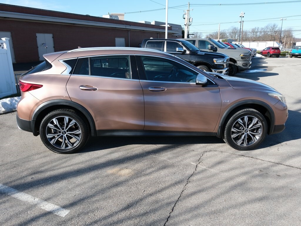 Used 2017 INFINITI QX30 SUV