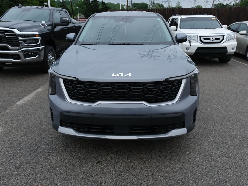 Used 2025 Kia Sorento LX SUV