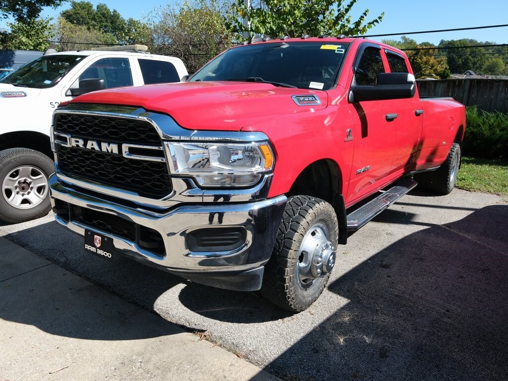 2020 Ram 3500 Tradesman photo 2