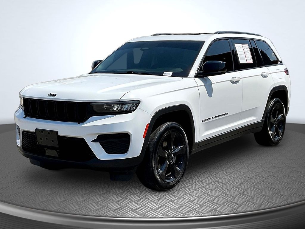 Used 2022 Jeep Grand Cherokee Laredo SUV