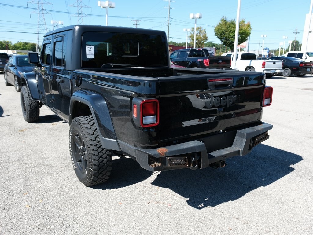 2021 Jeep Gladiator Sport photo 2