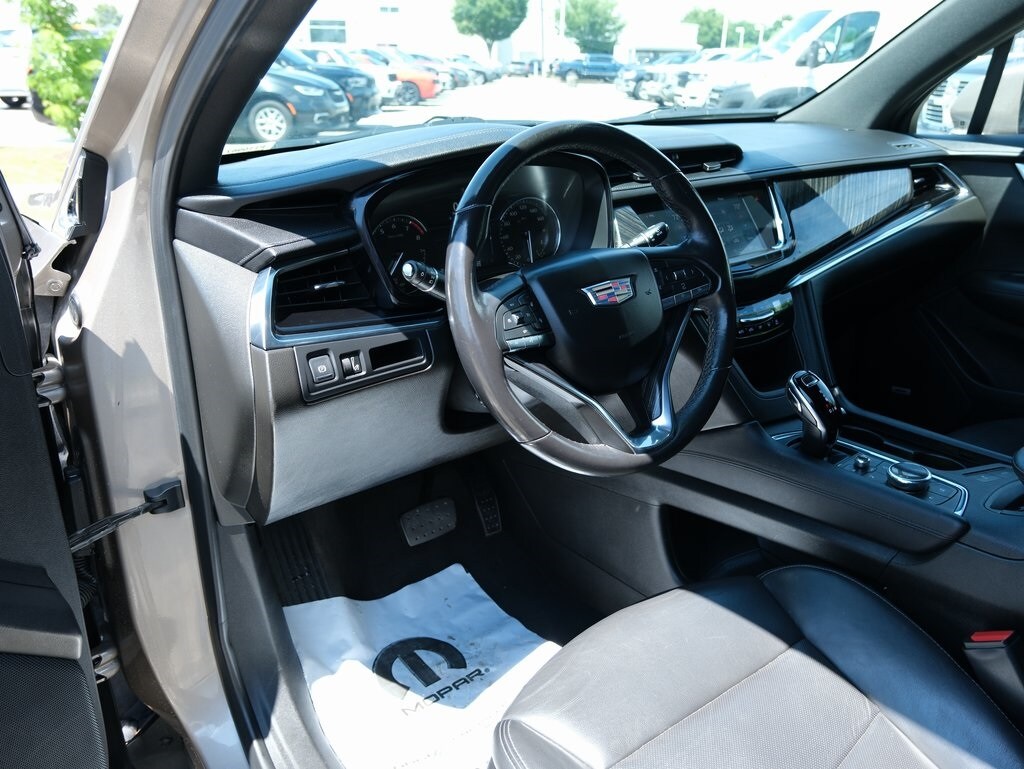 2022 Cadillac XT6 Premium Luxury photo 2