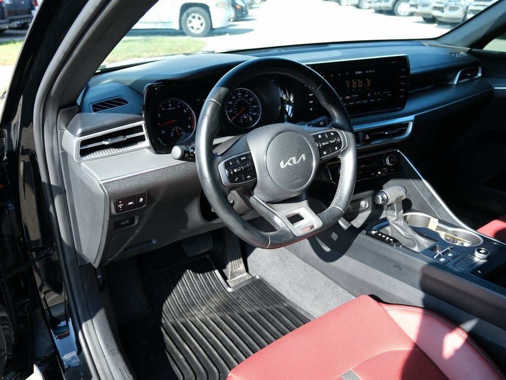 2022 Kia K5 GT-Line photo 2