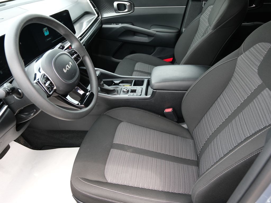 Used 2025 Kia Sorento LX SUV