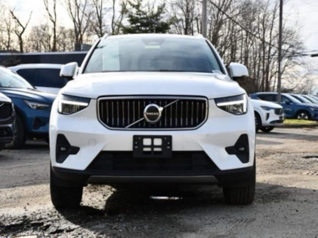 Used 2025 Volvo XC40 B5 Plus Bright Theme SUV