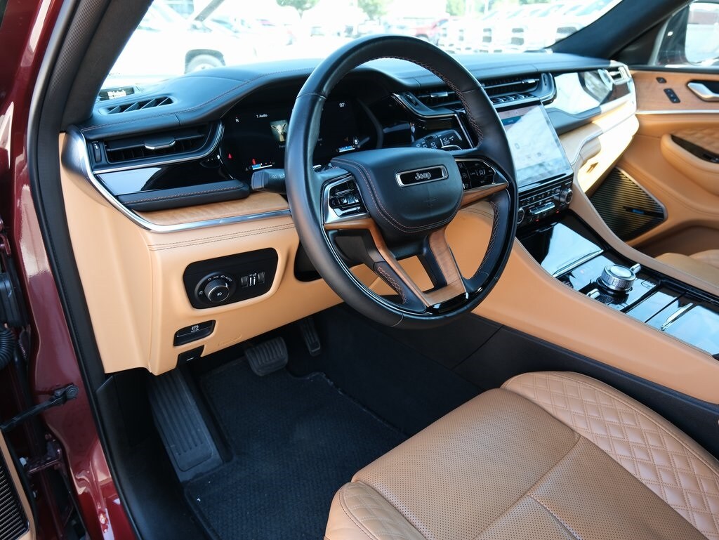 2024 Jeep Grand Cherokee L Summit photo 2