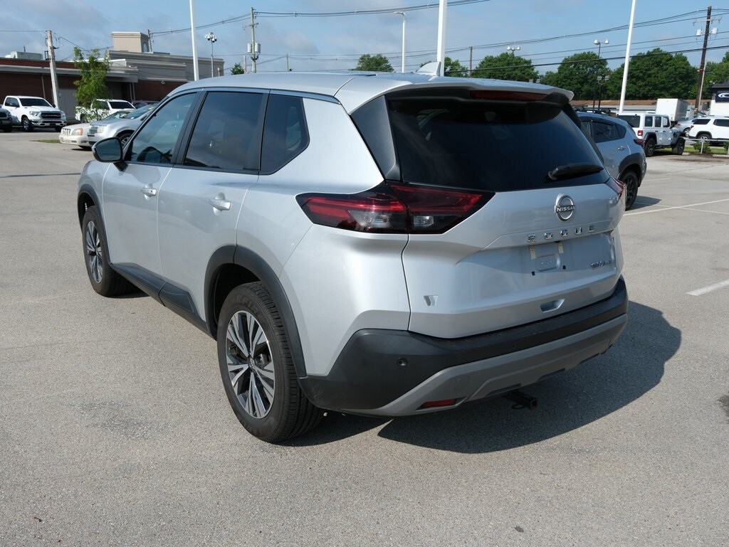 2022 Nissan Rogue SV photo 2
