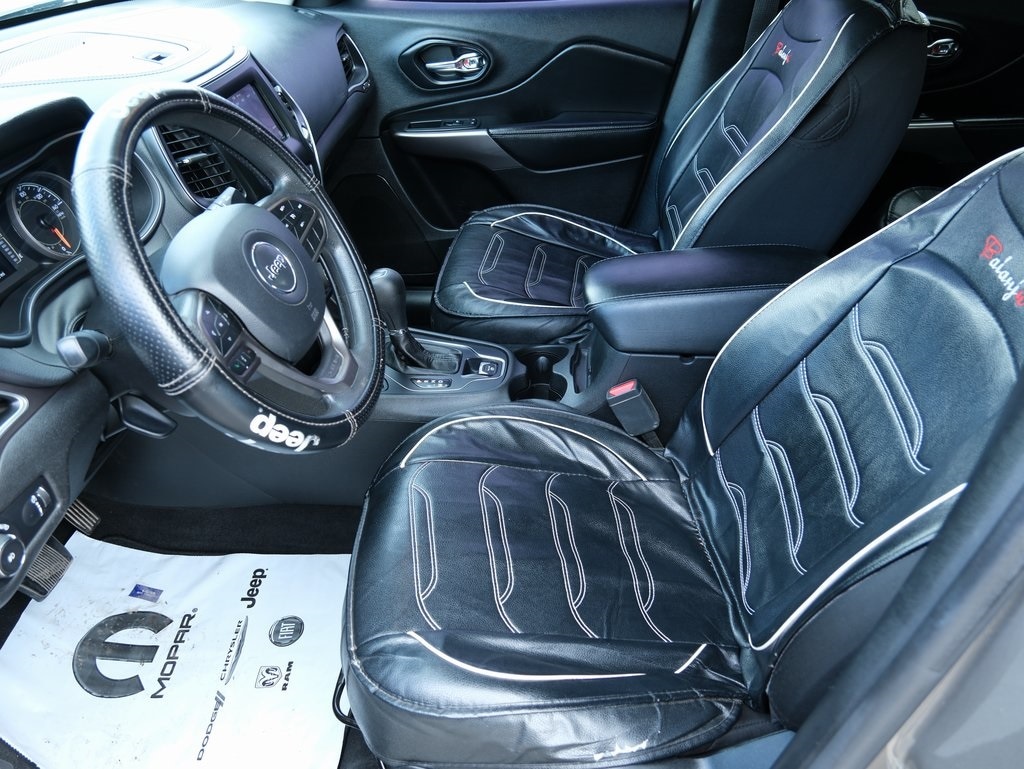 Used 2019 Jeep Cherokee Latitude FWD SUV