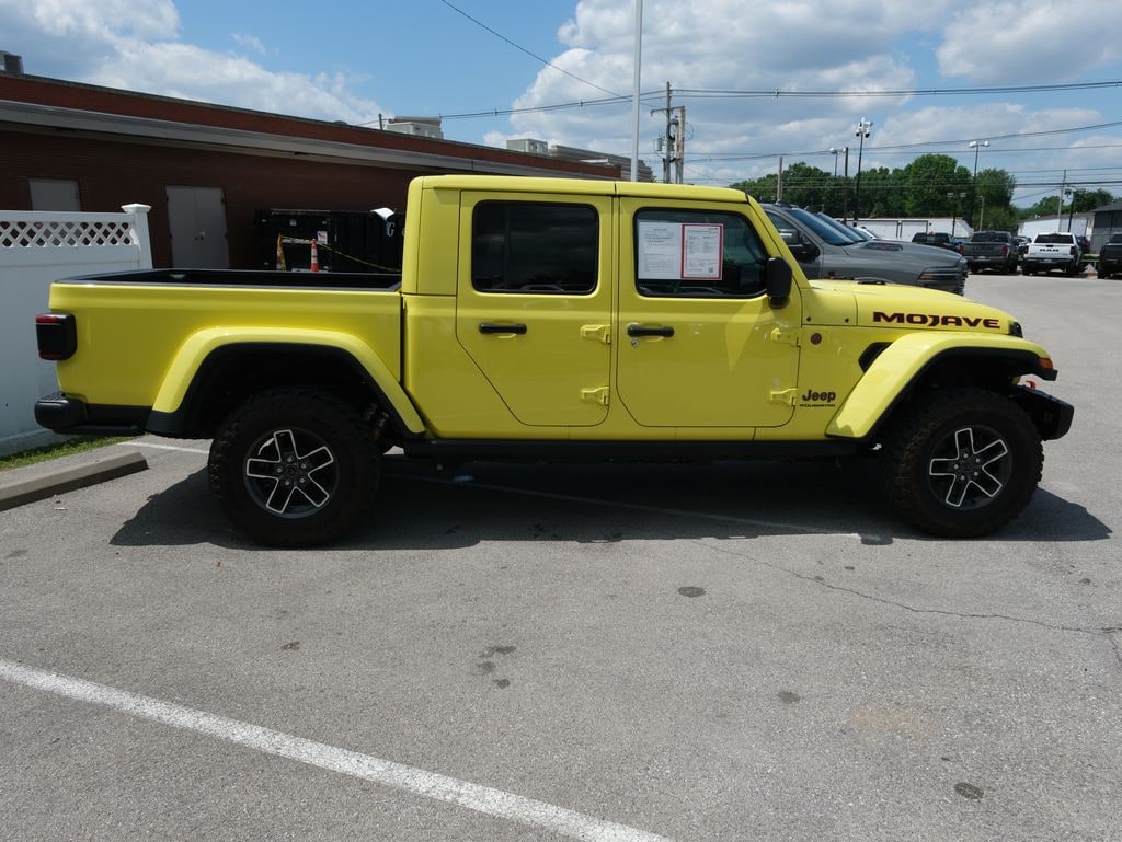 Used 2024 Jeep Gladiator Mojave Truck Crew Cab