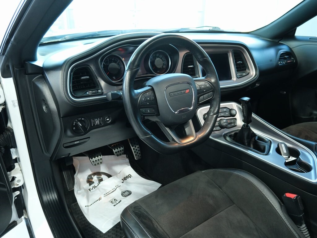 2022 Dodge Challenger R/T Scat Pack Widebody photo 2