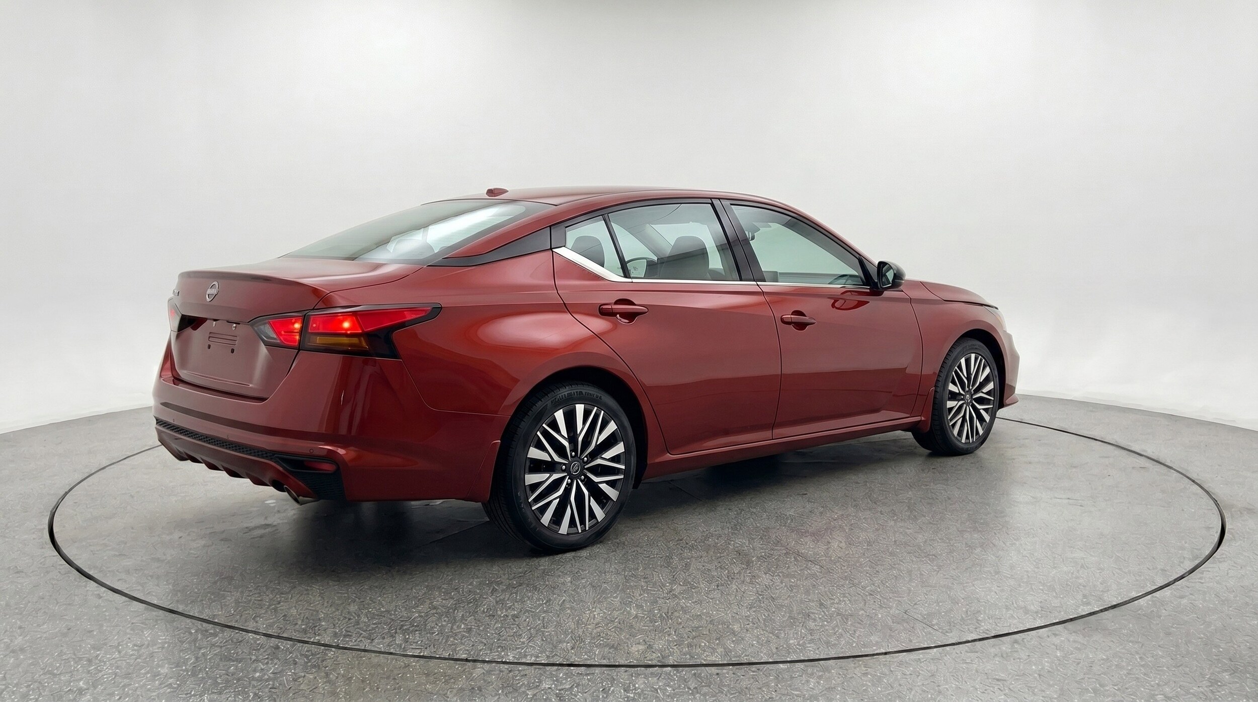 Thumbnail: 2025 Nissan Altima - 9