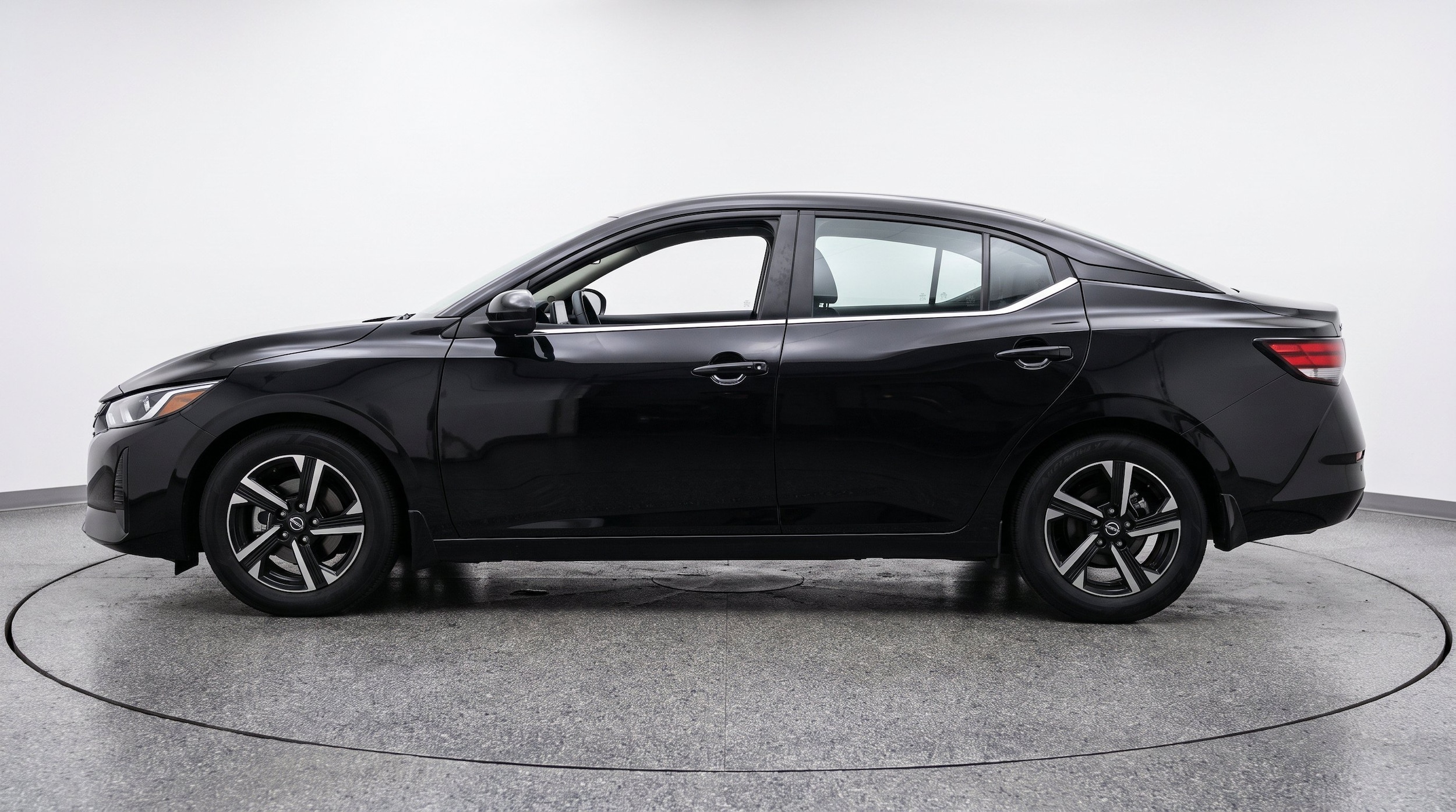 Thumbnail: 2025 Nissan Sentra - 5