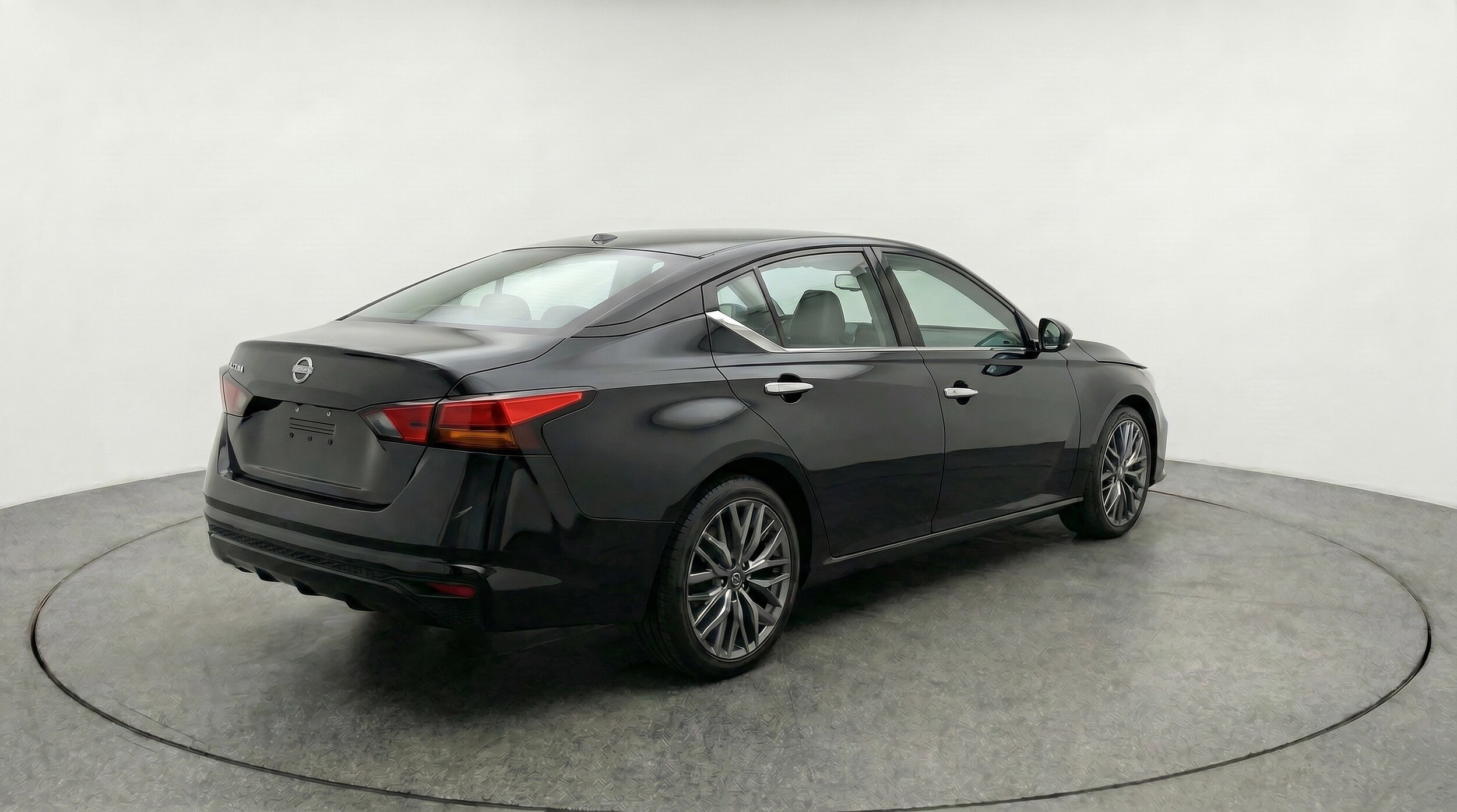 Thumbnail: 2025 Nissan Altima - 9