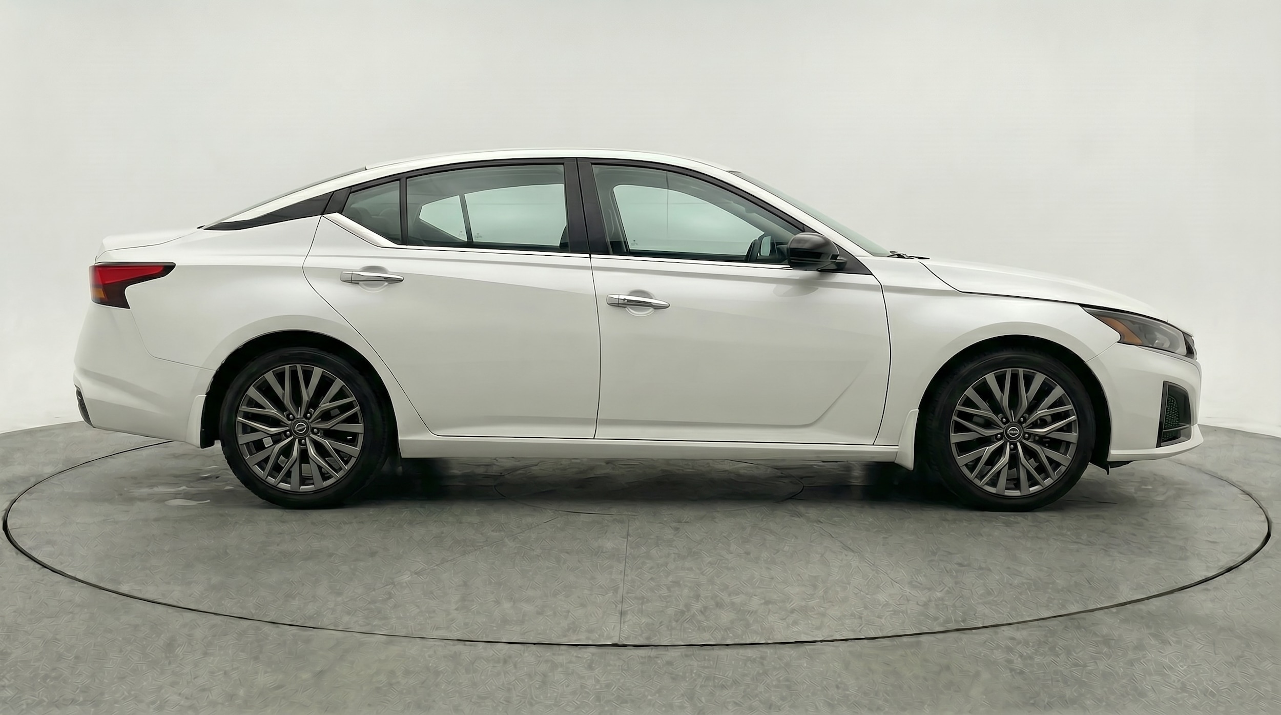 Thumbnail: 2025 Nissan Altima - 8