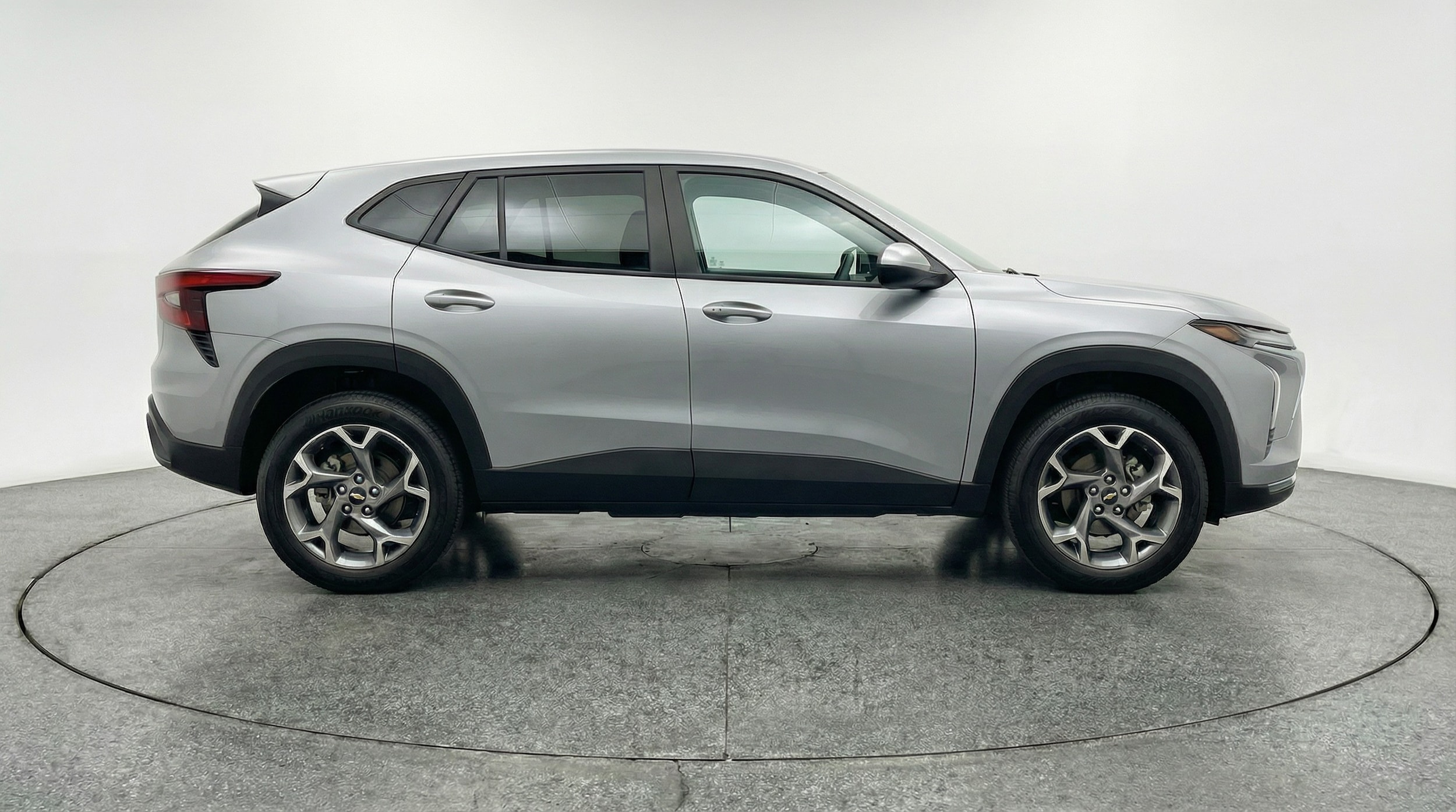 Thumbnail: 2025 Chevrolet Trax - 8