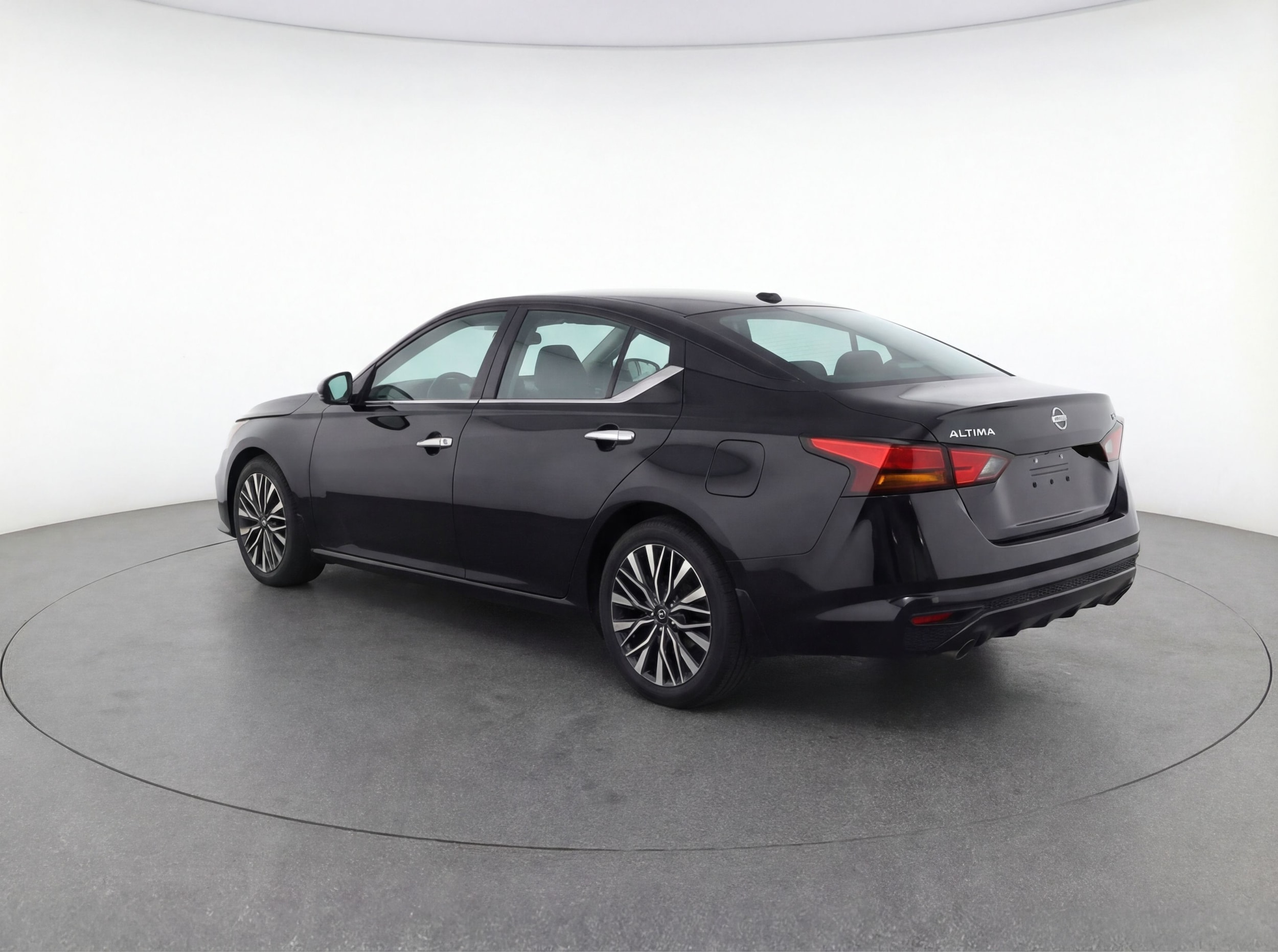 Thumbnail: 2024 Nissan Altima - 5