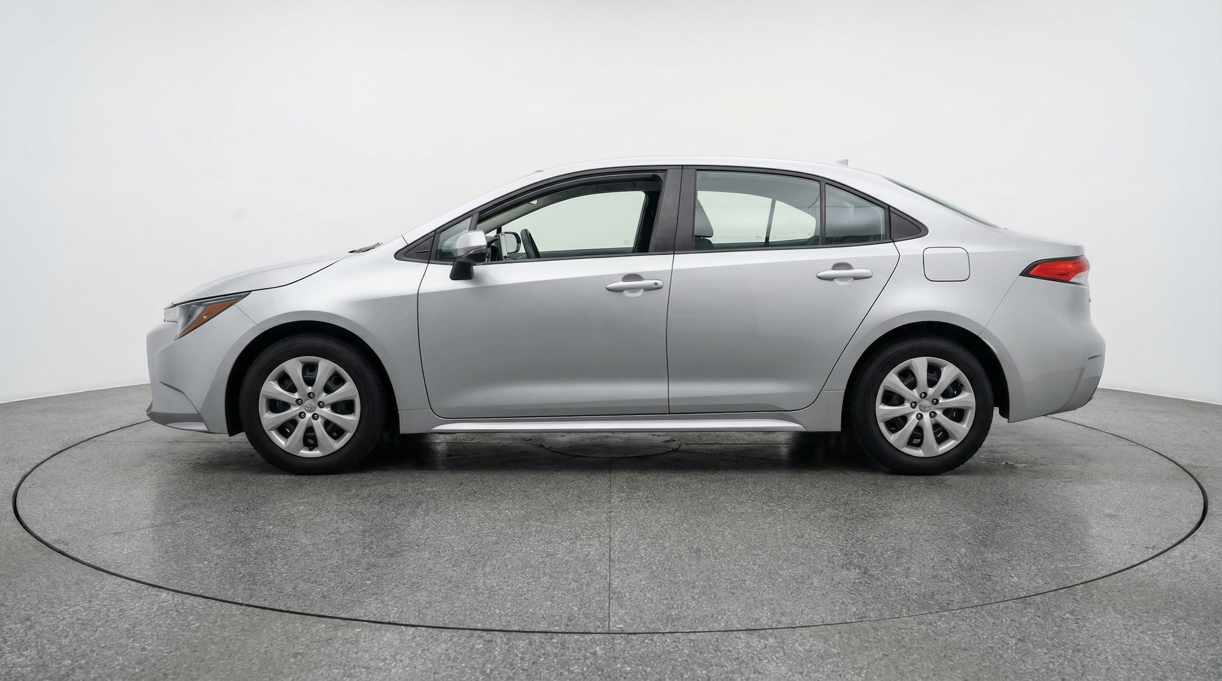 Thumbnail: 2025 Toyota Corolla - 4