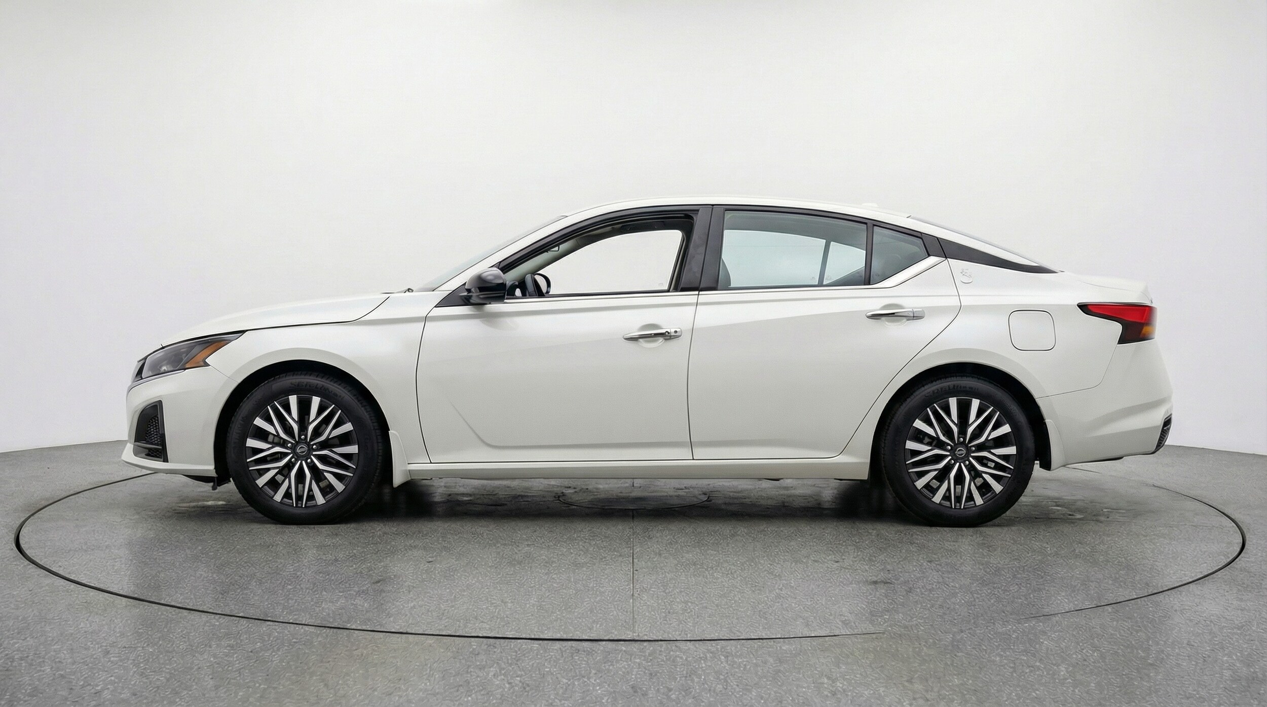 Thumbnail: 2025 Nissan Altima - 4