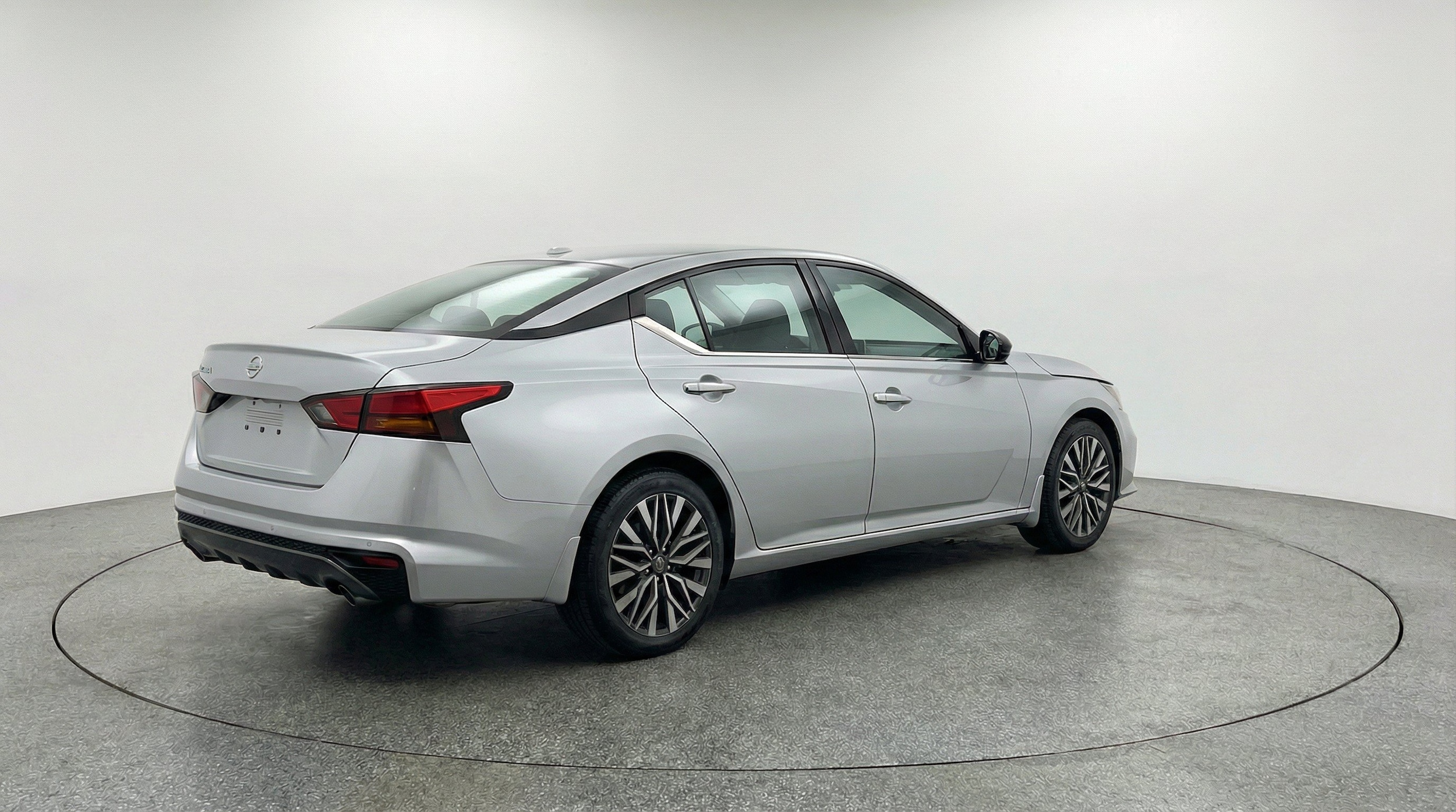 Thumbnail: 2025 Nissan Altima - 9