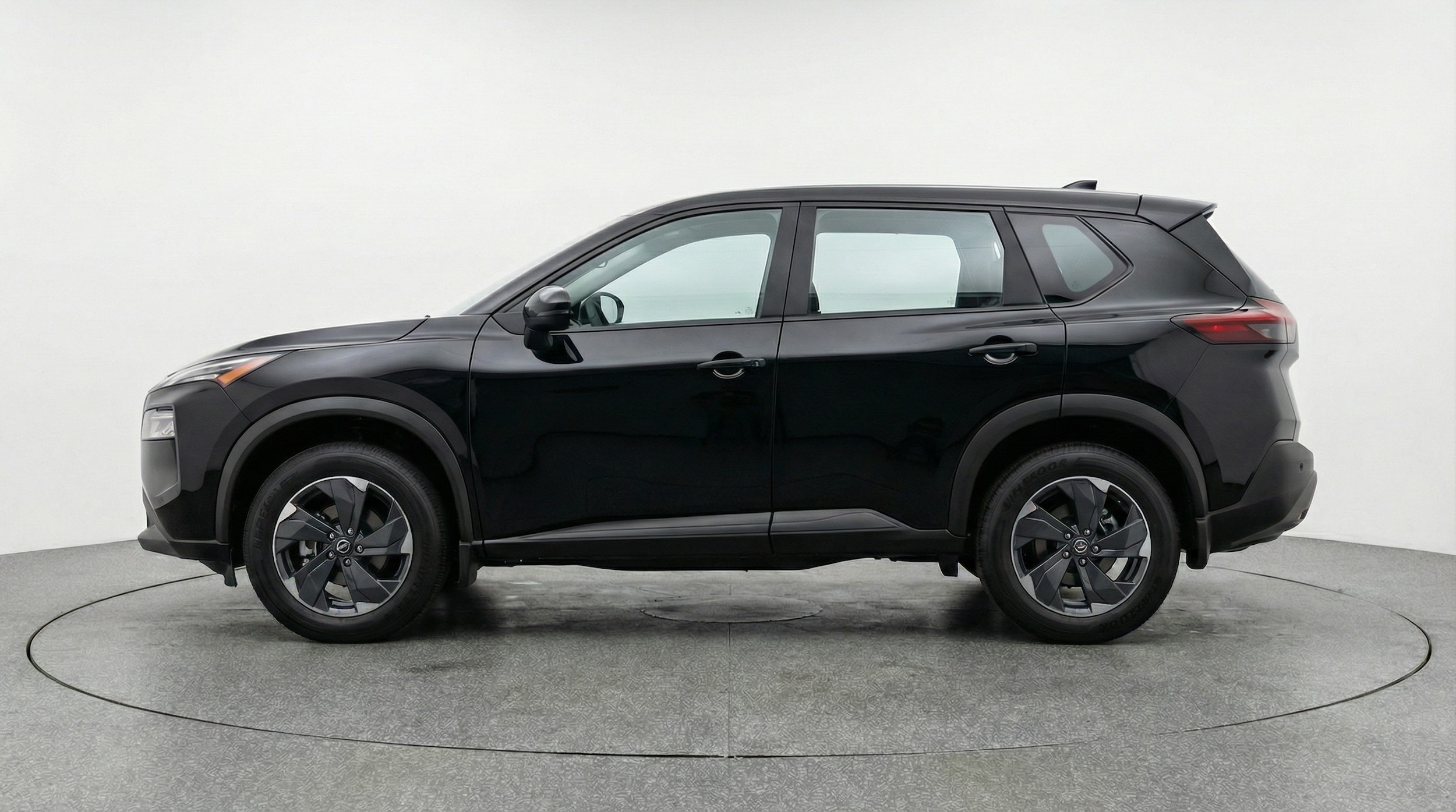 Thumbnail: 2025 Nissan Rogue - 4