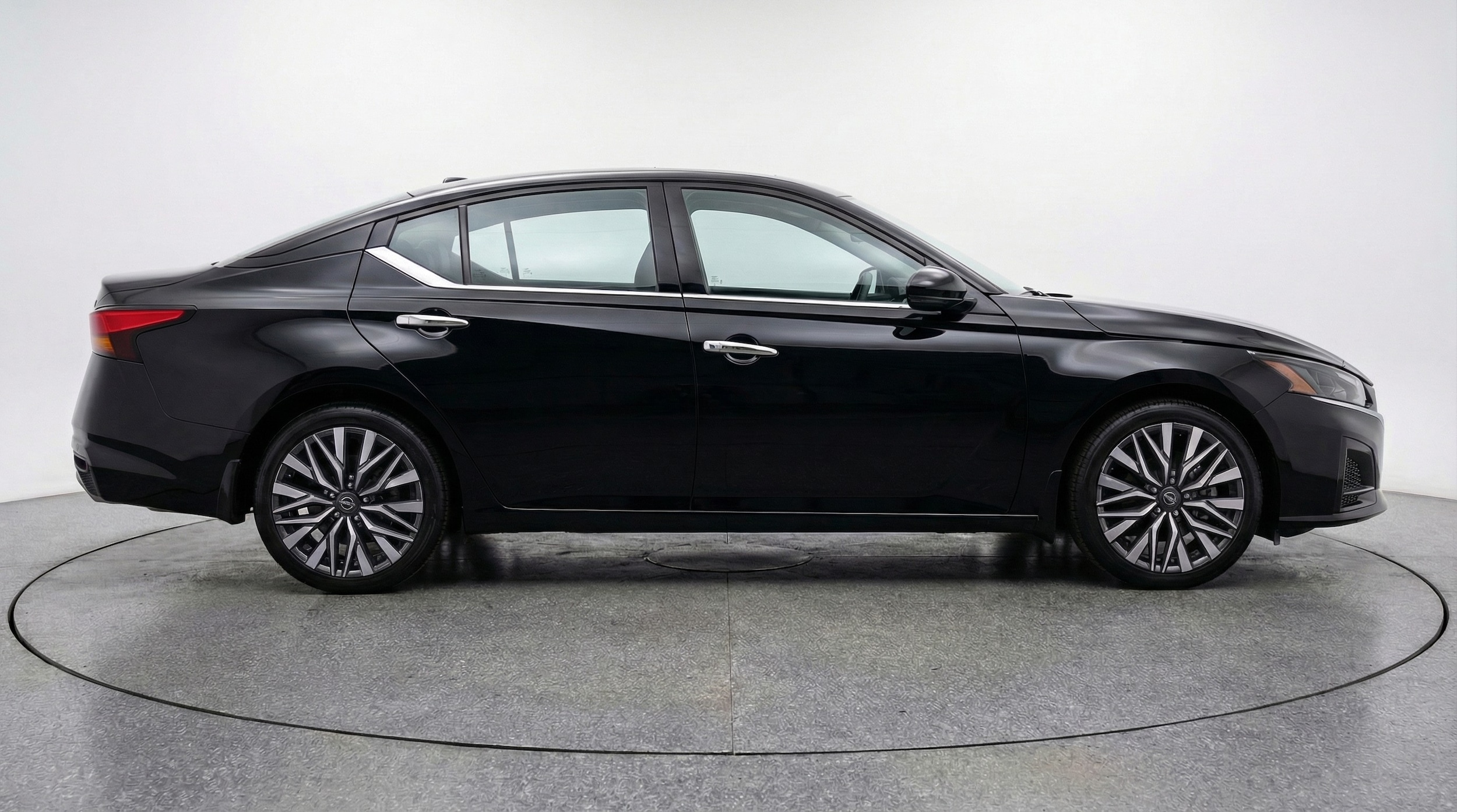 Thumbnail: 2025 Nissan Altima - 8