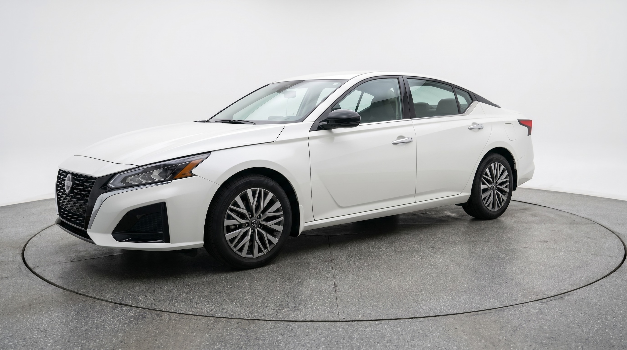 Thumbnail: 2025 Nissan Altima - 3