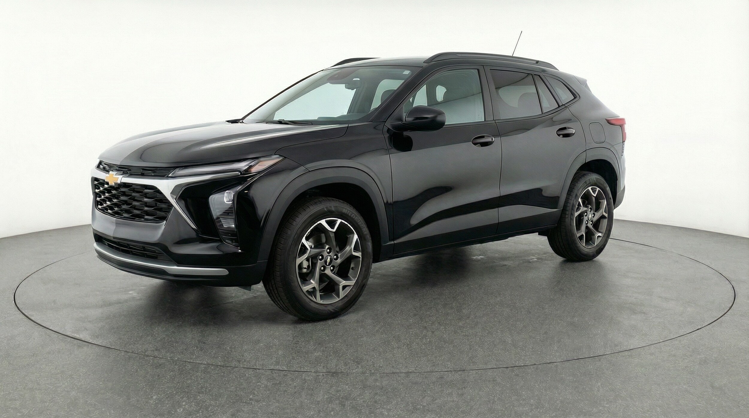 Thumbnail: 2025 Chevrolet Trax - 3