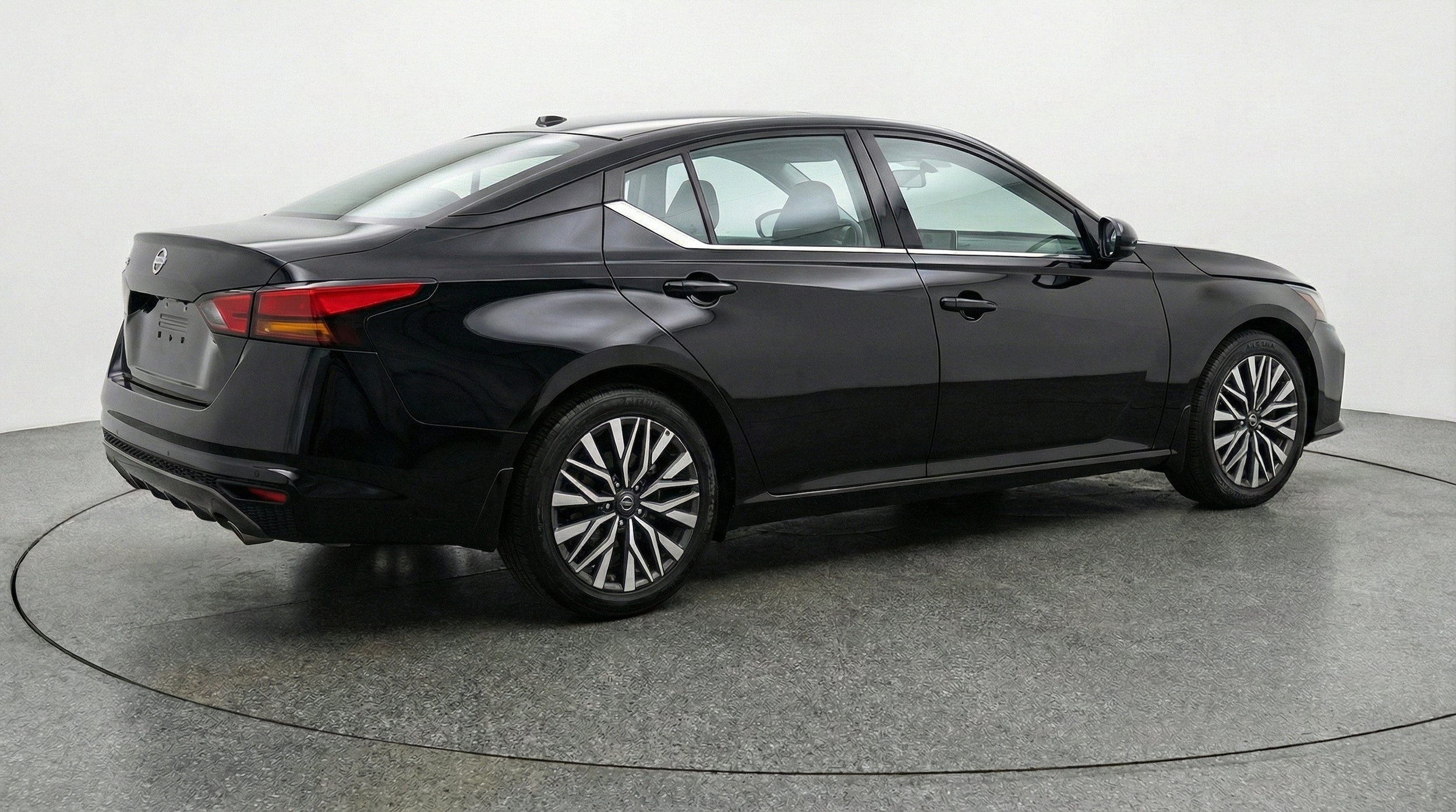 Thumbnail: 2025 Nissan Altima - 9