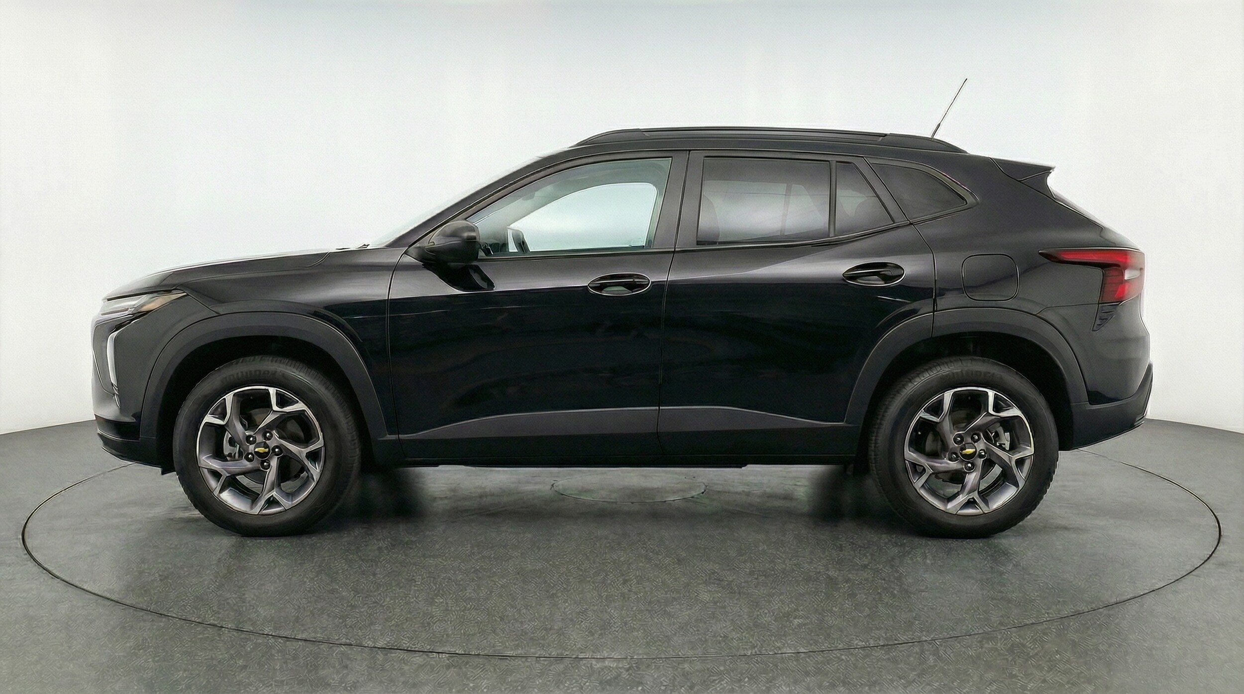 Thumbnail: 2025 Chevrolet Trax - 4