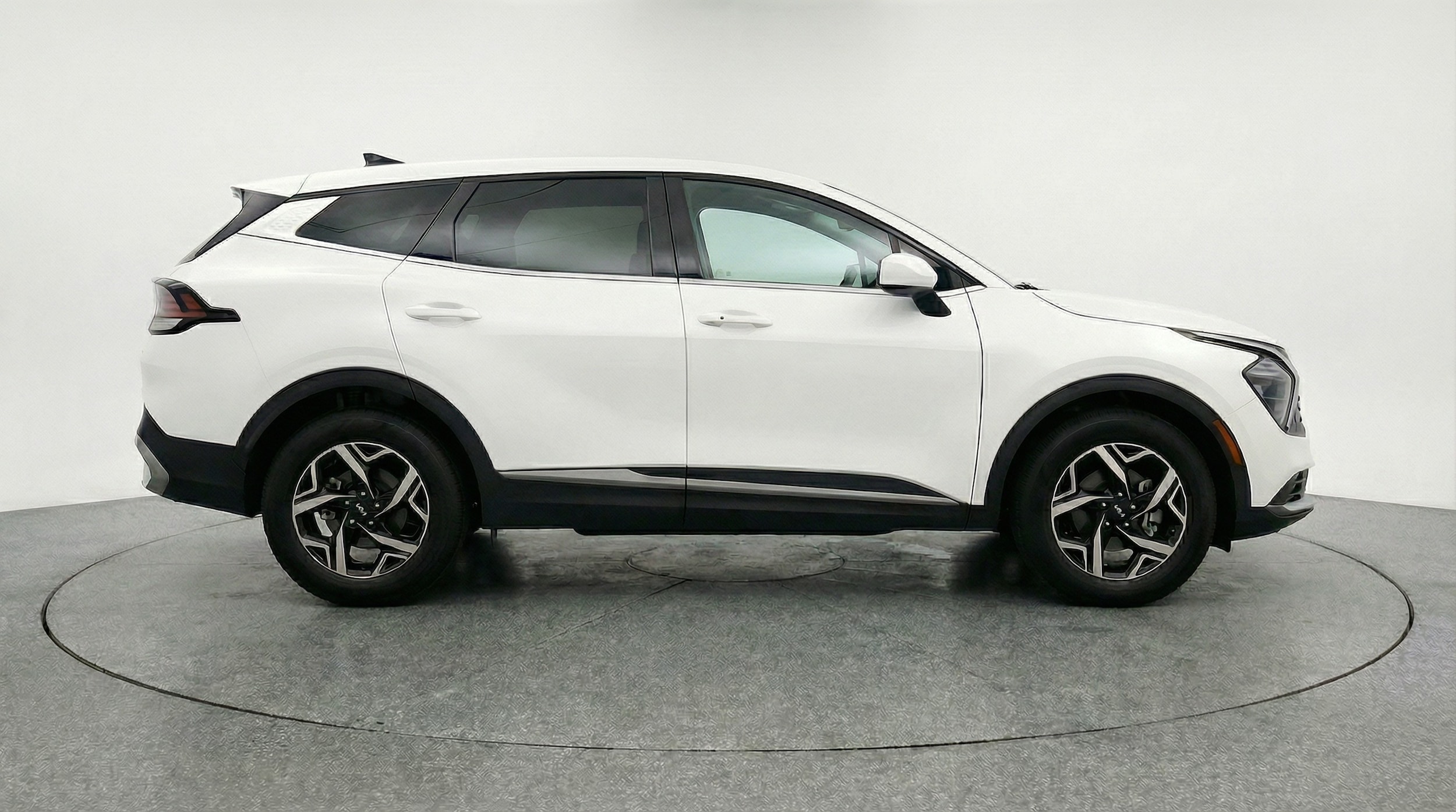 Thumbnail: 2025 Kia Sportage - 8