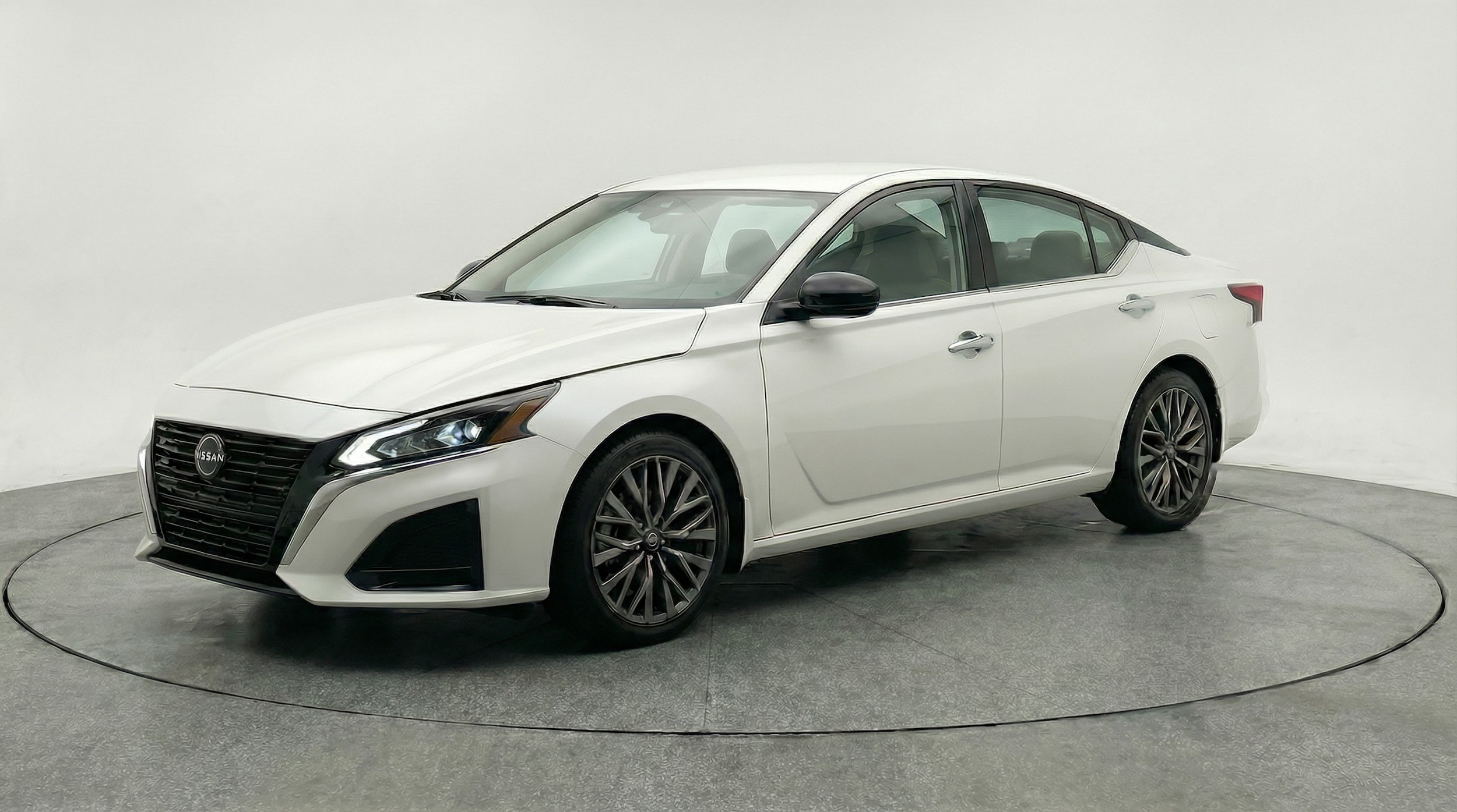 Thumbnail: 2025 Nissan Altima - 3