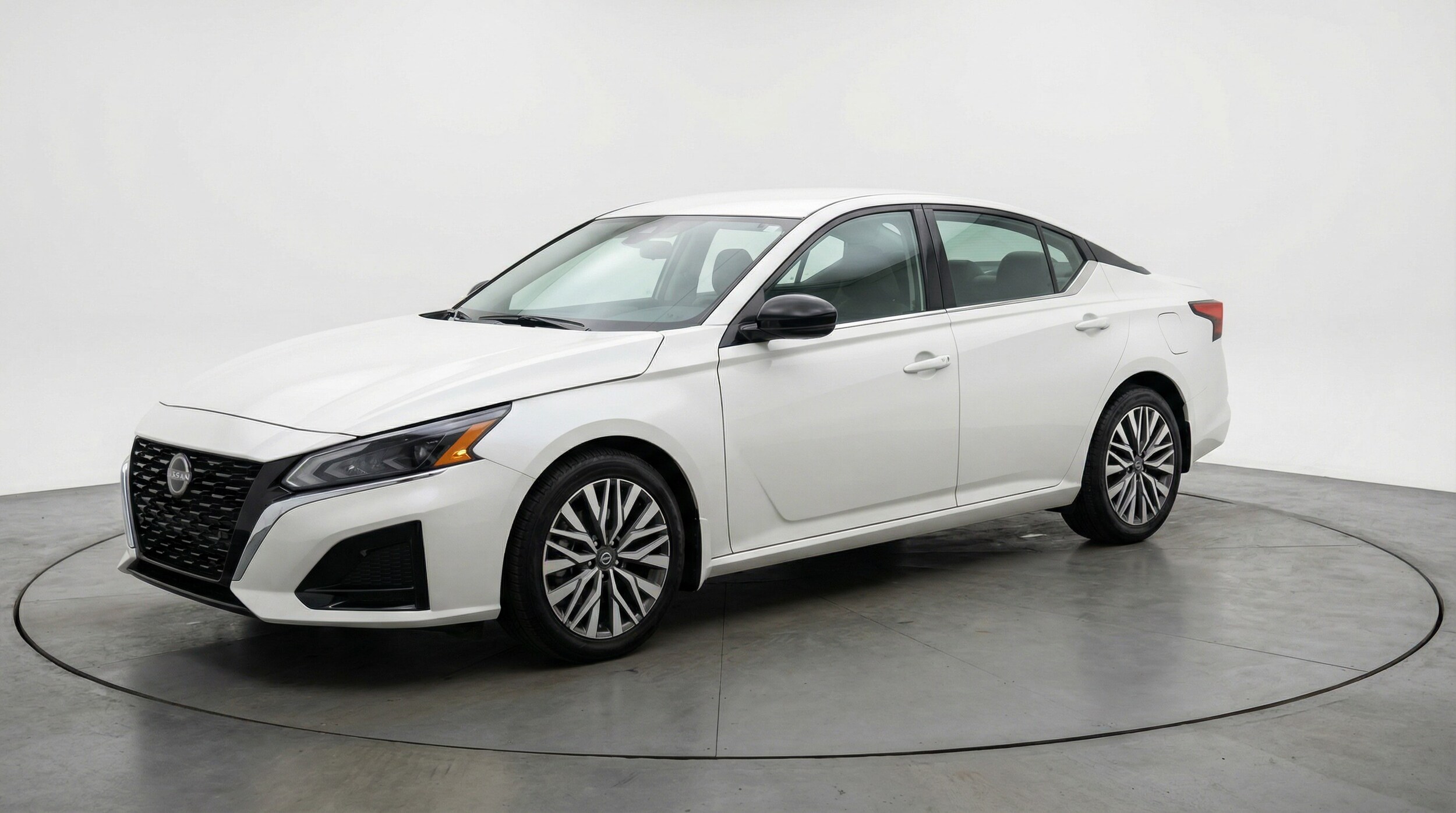 Thumbnail: 2025 Nissan Altima - 3