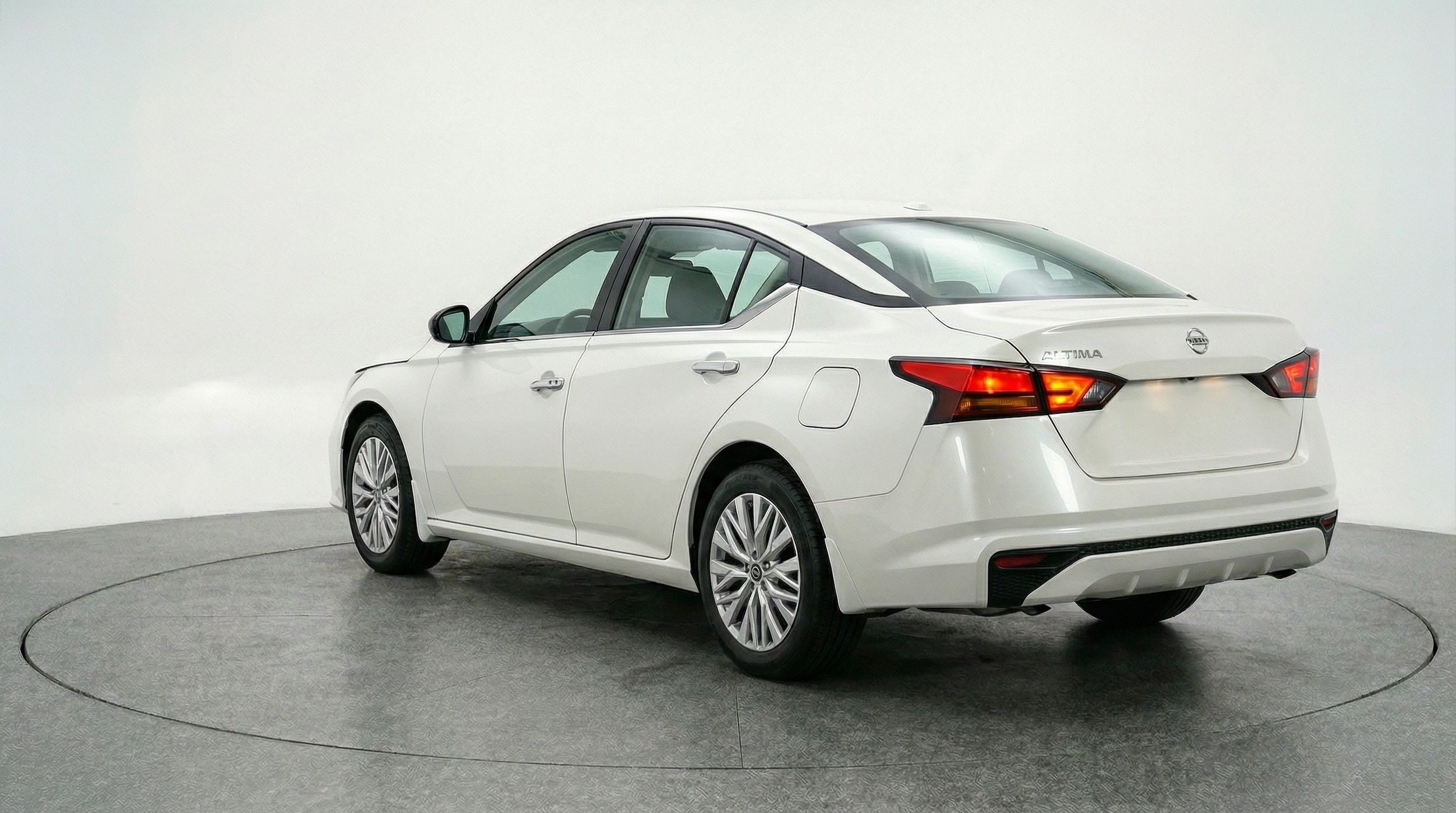 Thumbnail: 2025 Nissan Altima - 5