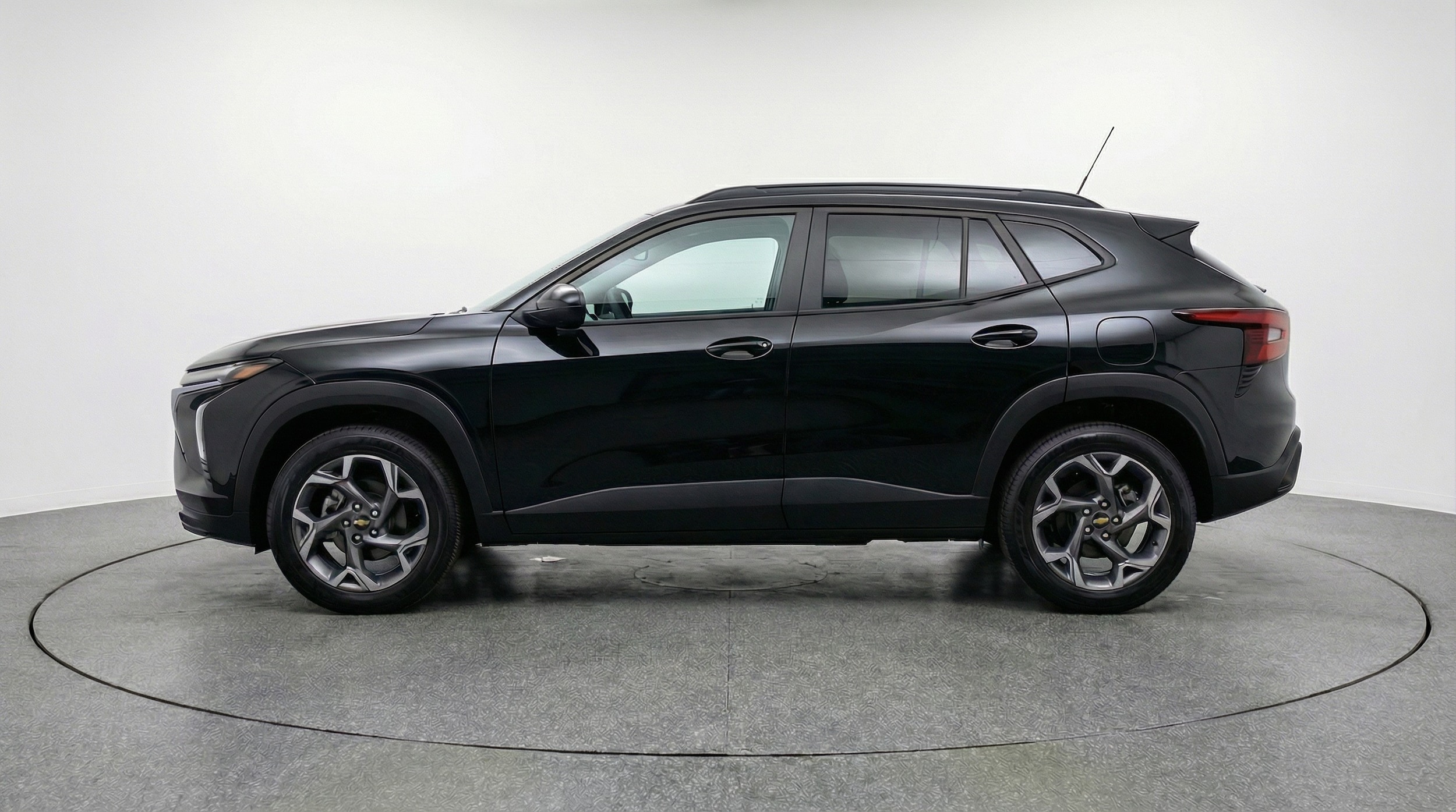 Thumbnail: 2025 Chevrolet Trax - 4