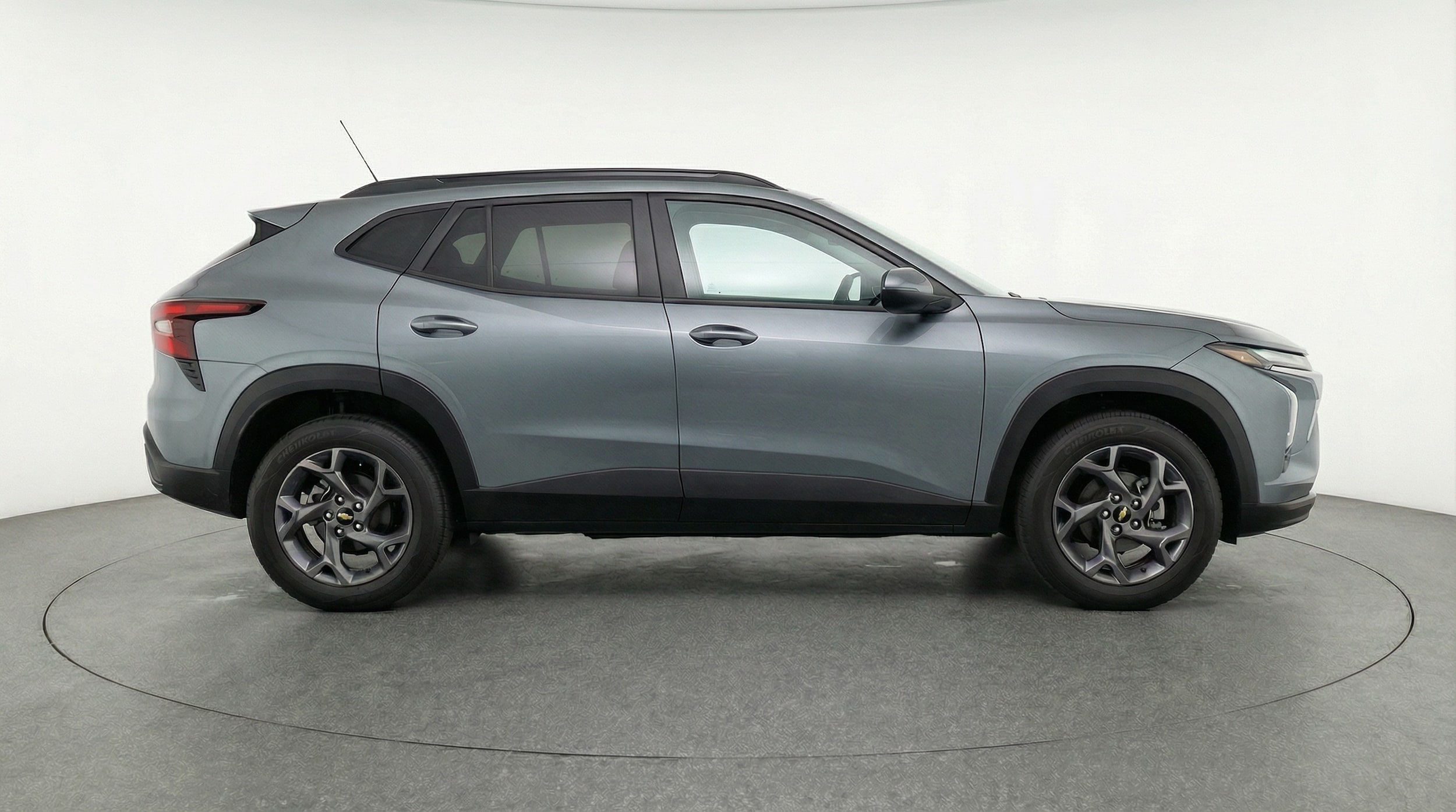 Thumbnail: 2025 Chevrolet Trax - 8