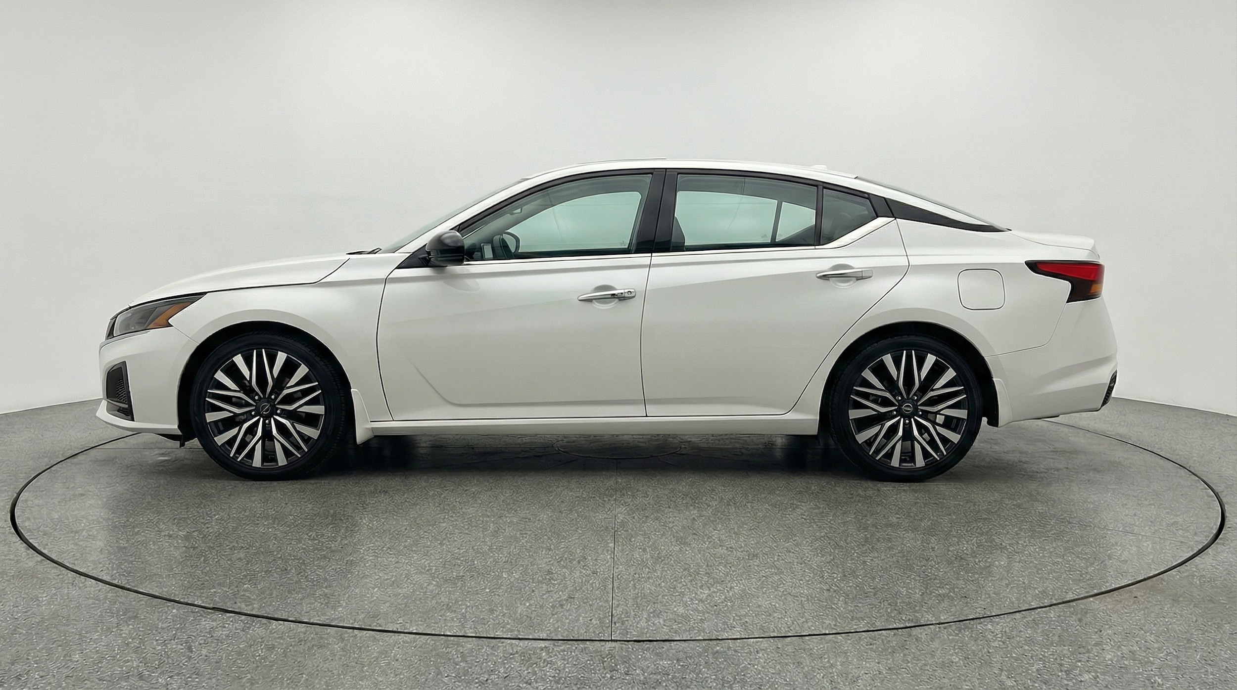 Thumbnail: 2025 Nissan Altima - 4