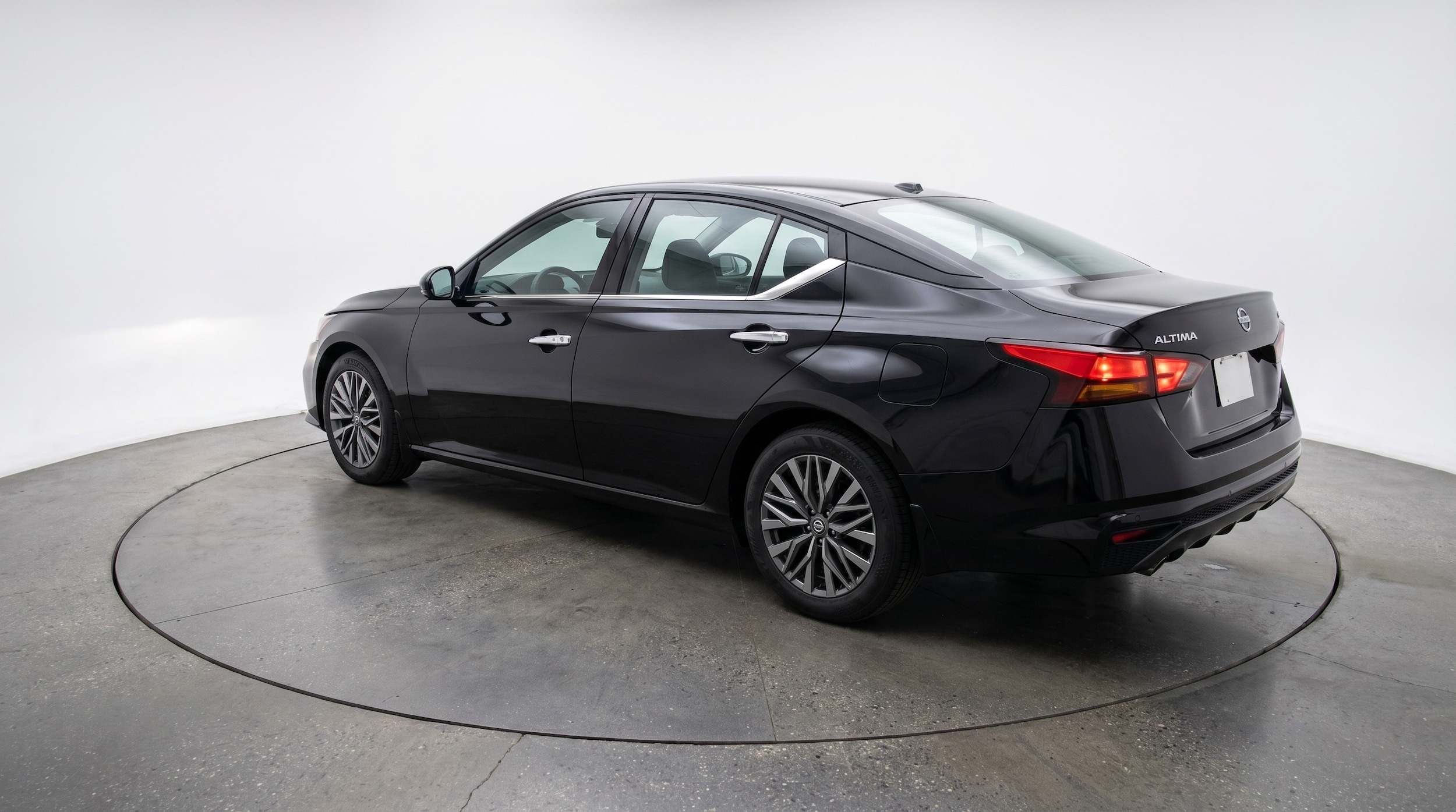 Thumbnail: 2025 Nissan Altima - 5