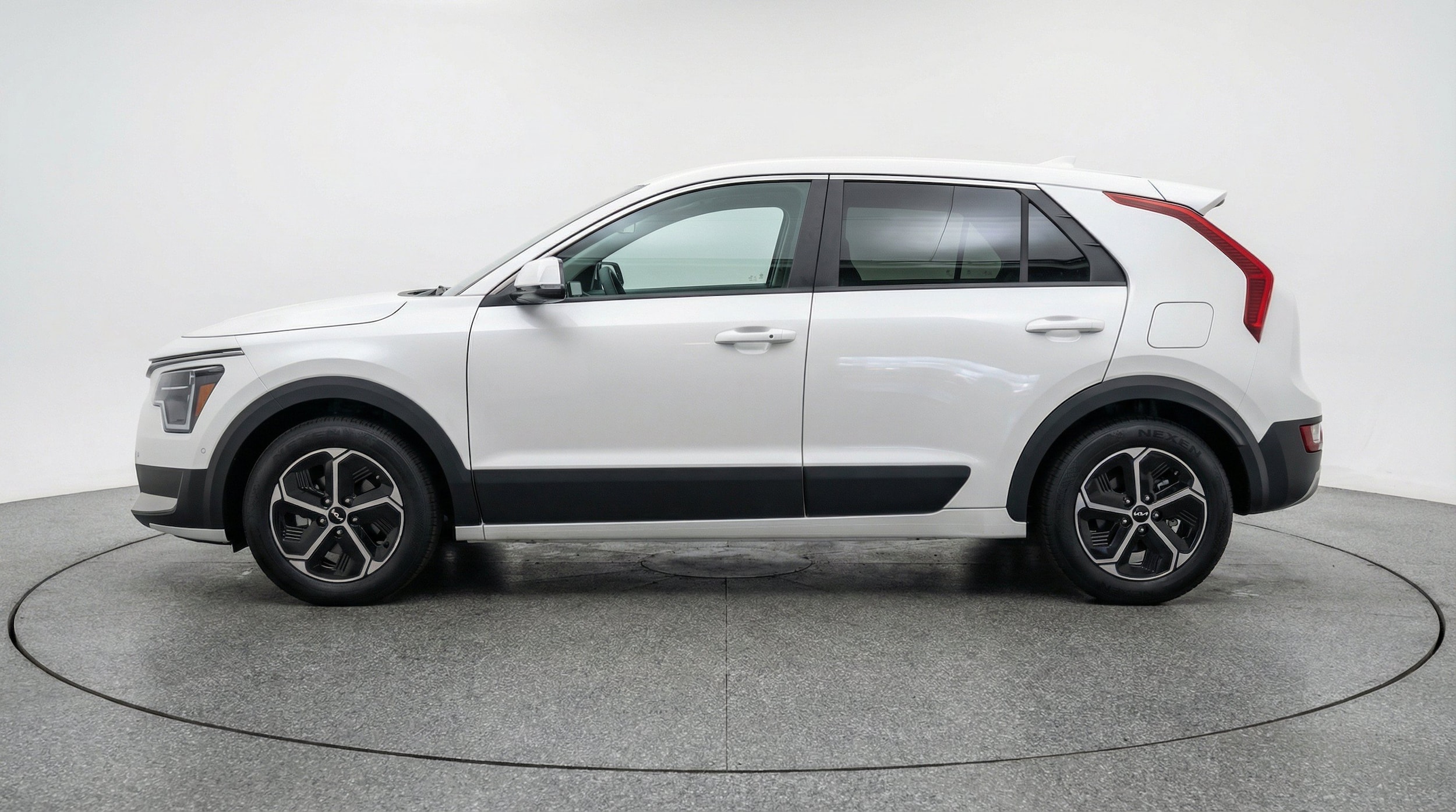 Thumbnail: 2026 Kia Niro - 5