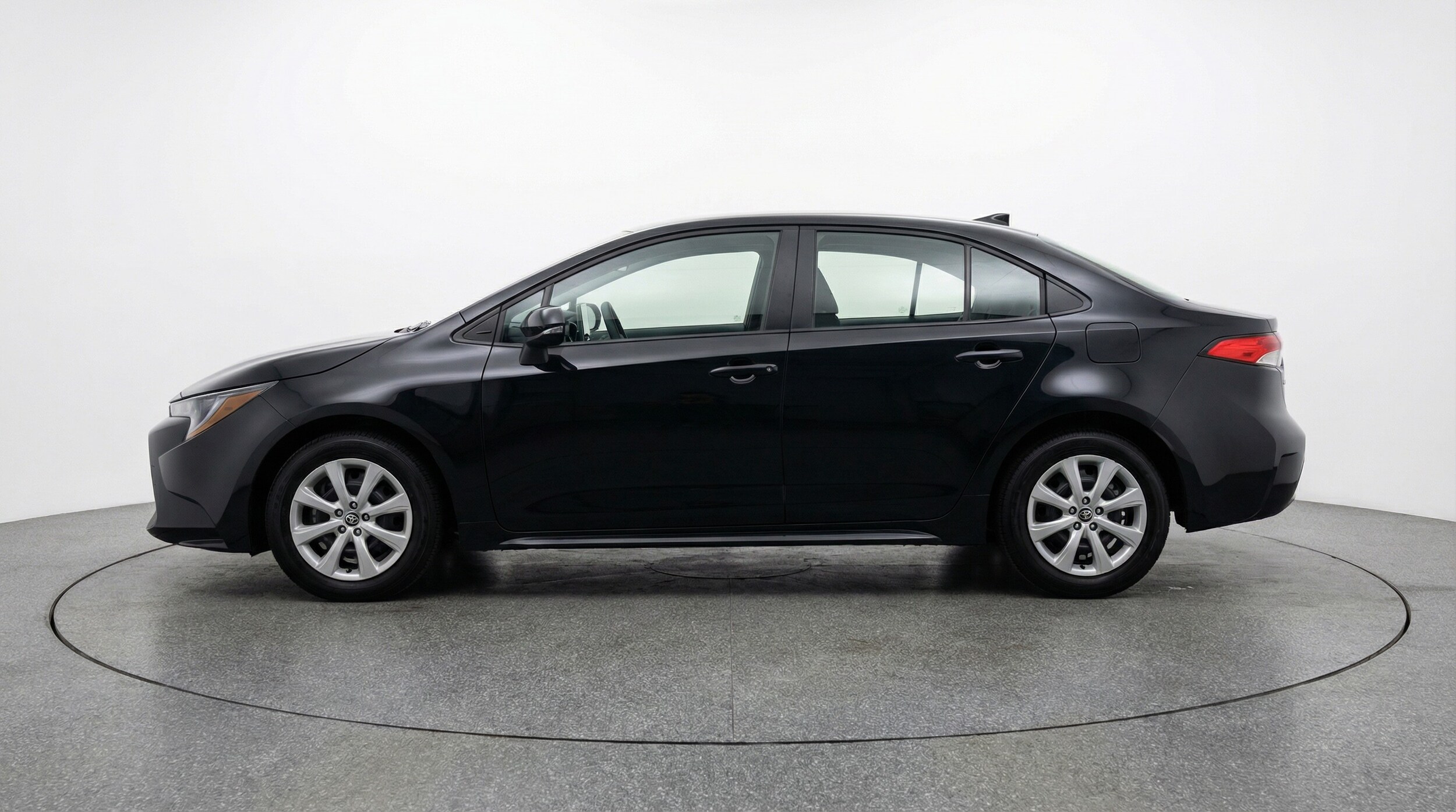 Thumbnail: 2025 Toyota Corolla - 4