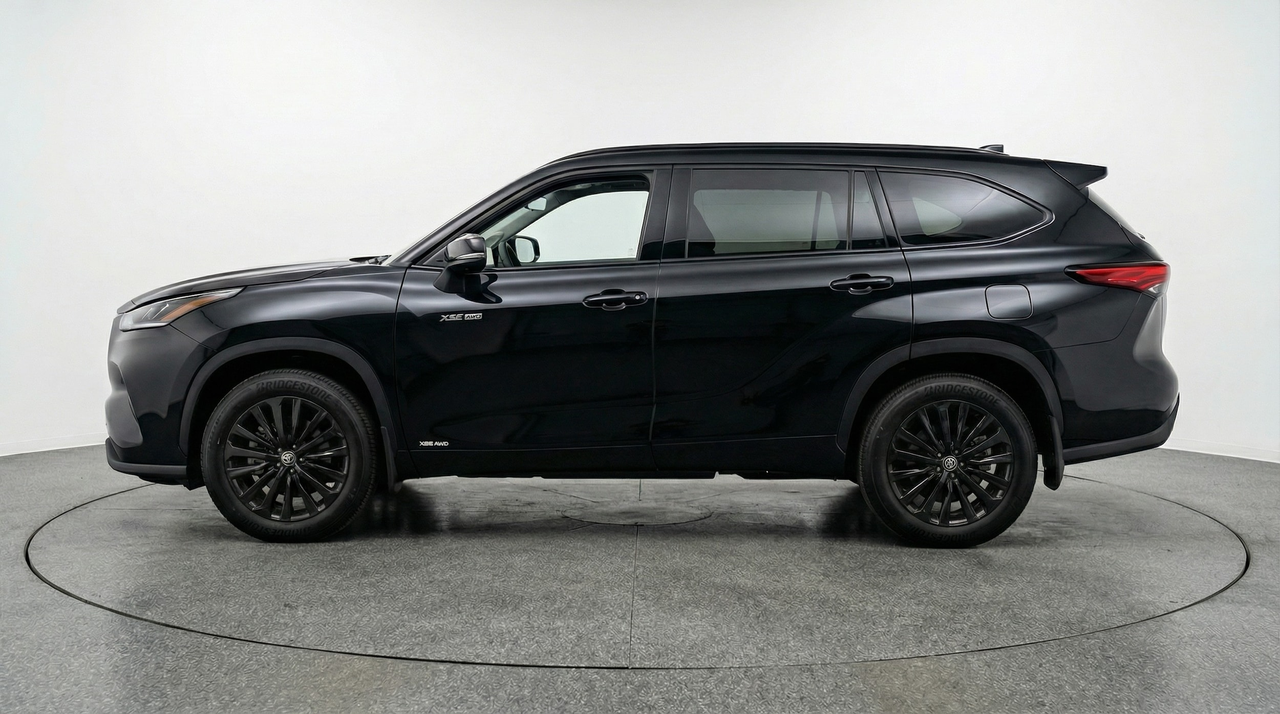 Thumbnail: 2025 Toyota Highlander - 4