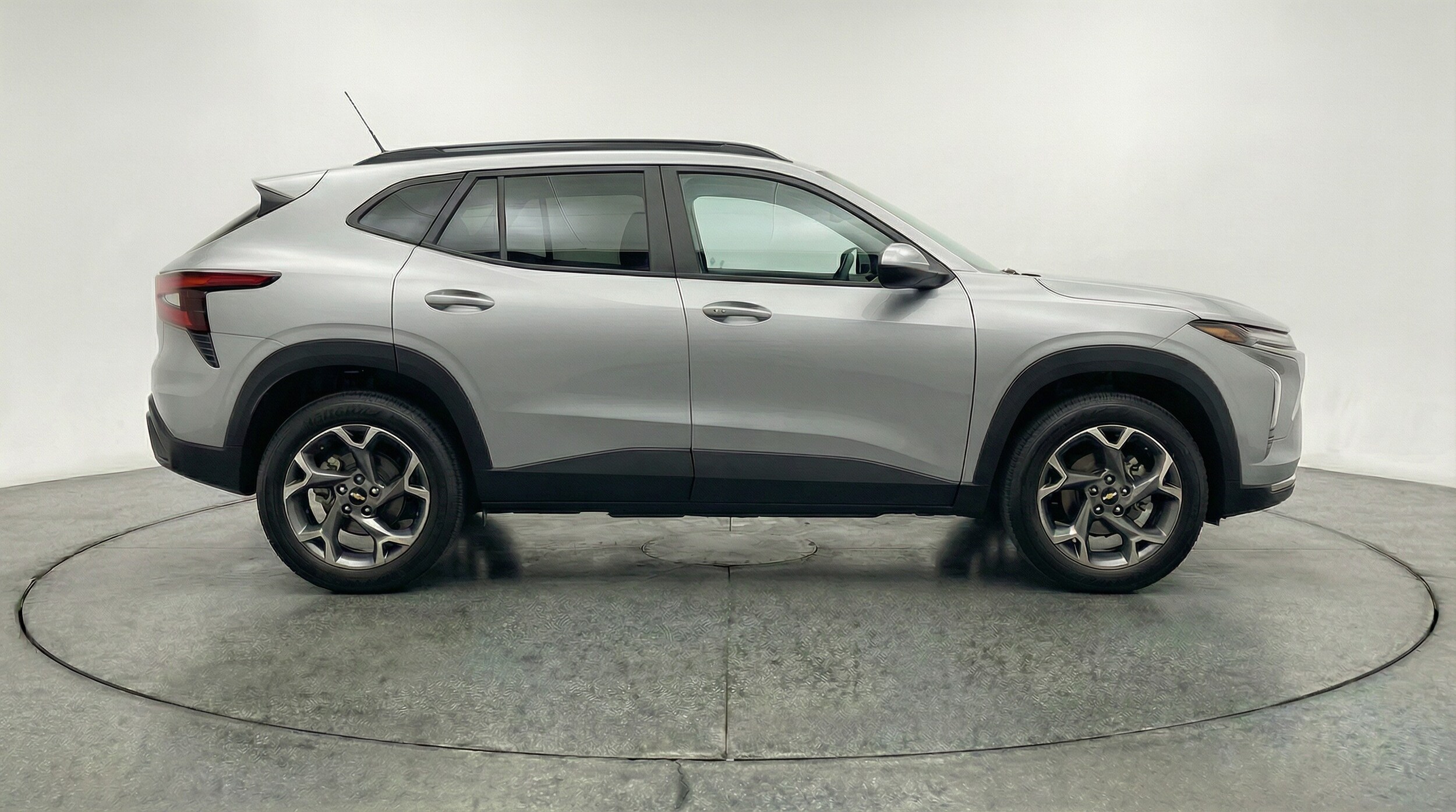 Thumbnail: 2025 Chevrolet Trax - 8