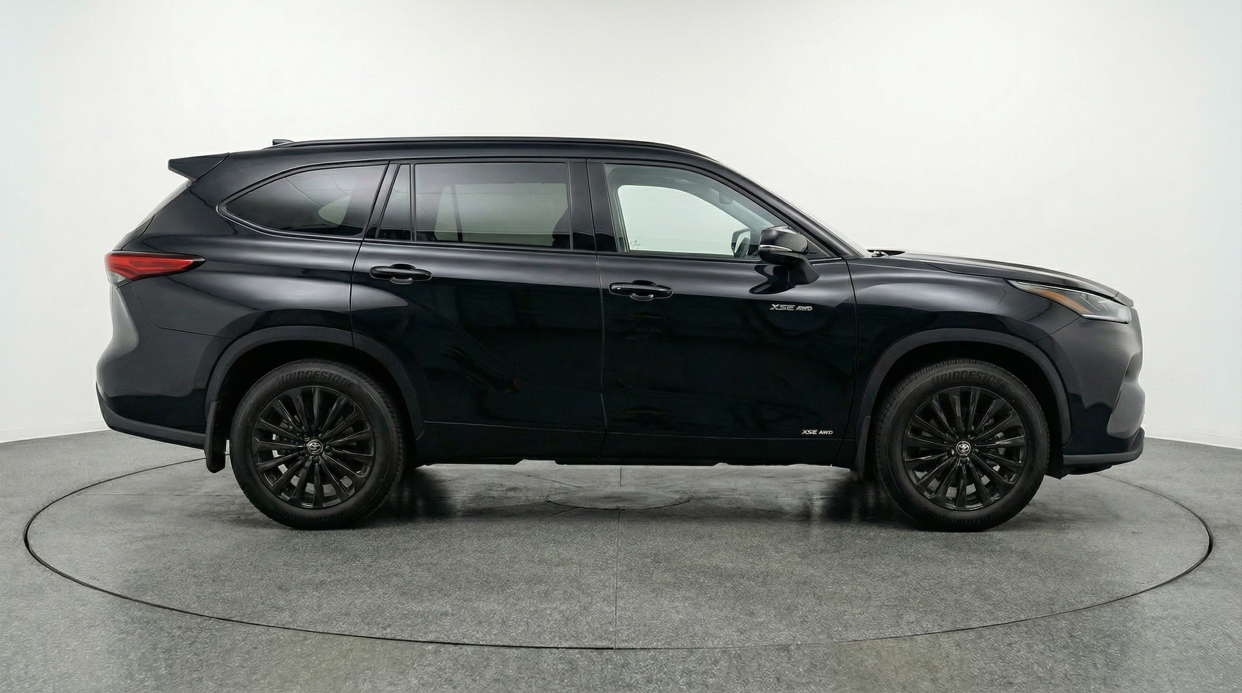 Thumbnail: 2025 Toyota Highlander - 8