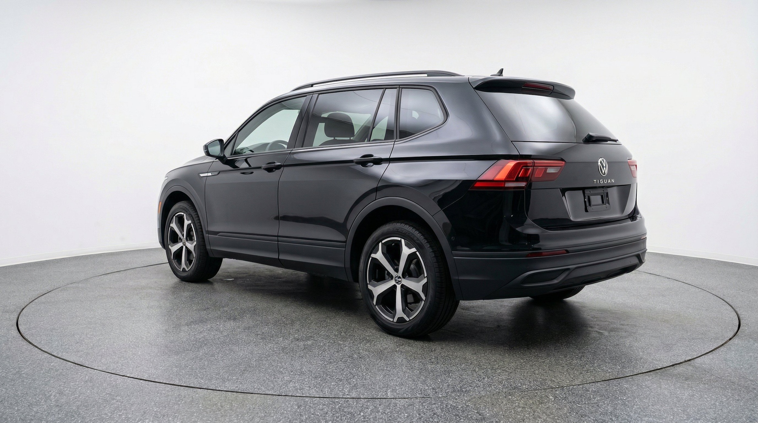 Thumbnail: 2026 Volkswagen Tiguan - 6