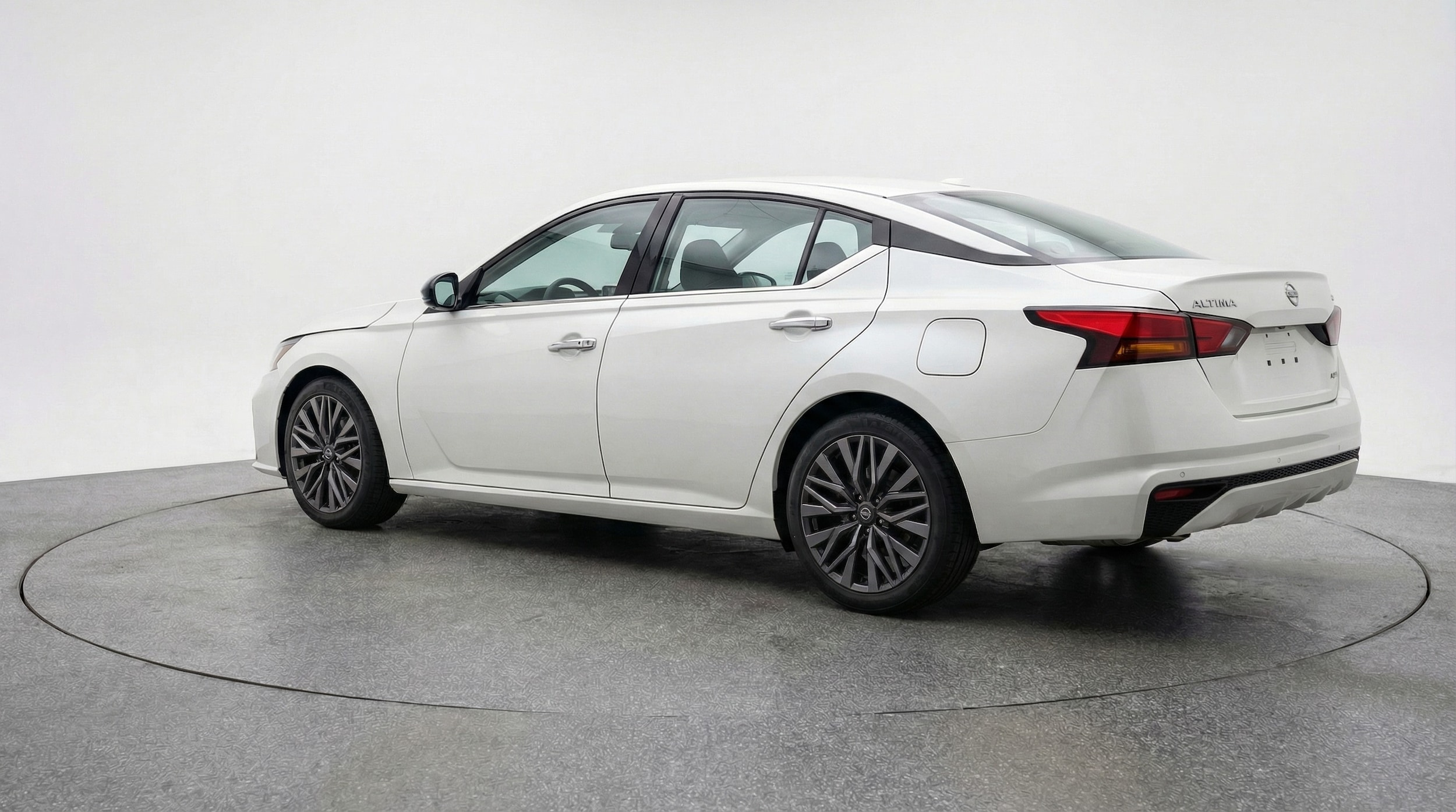 Thumbnail: 2025 Nissan Altima - 5