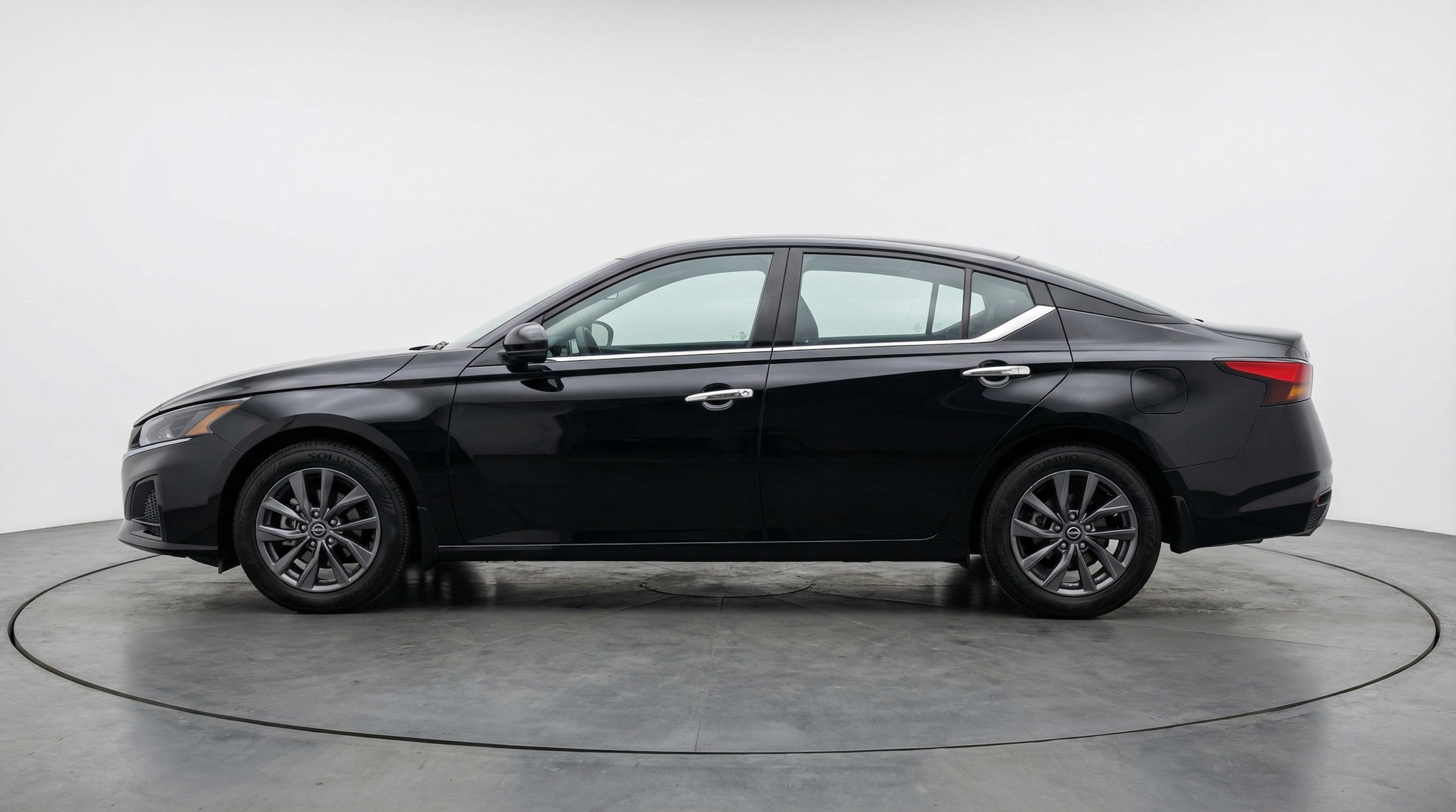 Thumbnail: 2025 Nissan Altima - 4