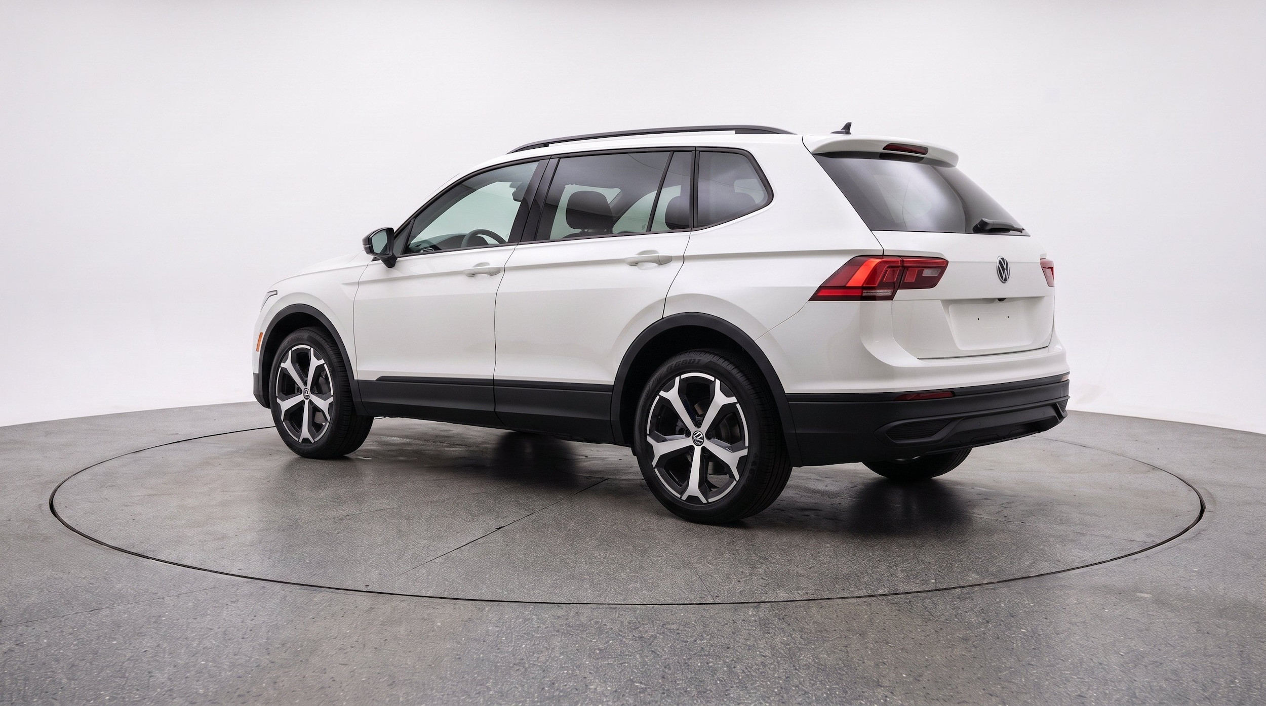 Thumbnail: 2026 Volkswagen Tiguan - 6