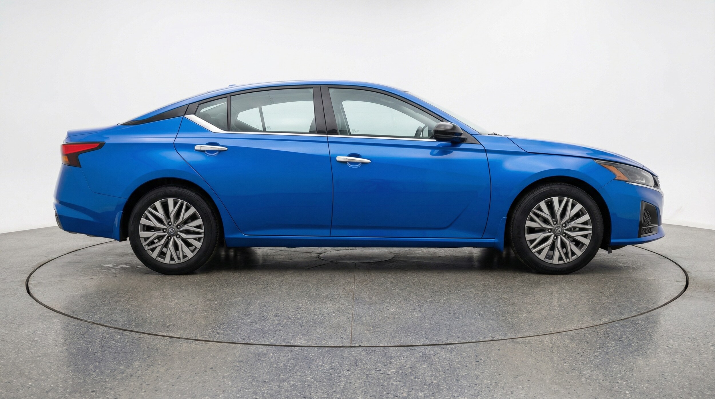 Thumbnail: 2025 Nissan Altima - 8